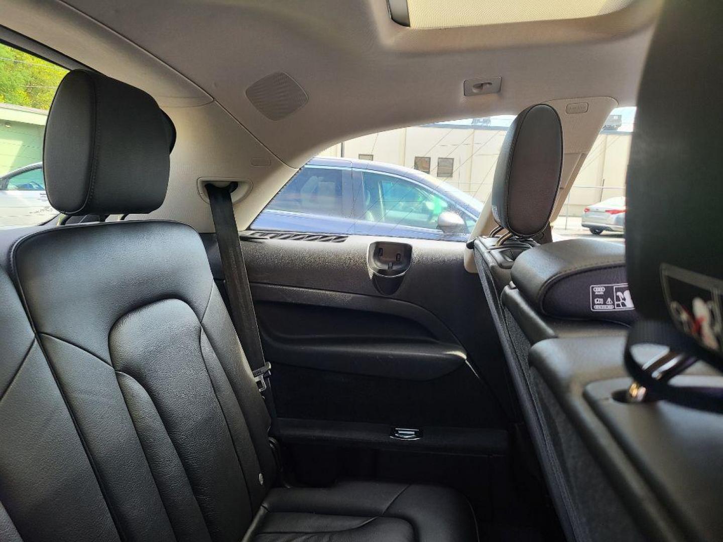 2014 BLACK AUDI Q7 PREMIUM PLUS (WA1LGAFE0ED) with an 3.0L engine, Automatic transmission, located at 117 North Cameron Street, Harrisburg, PA, 17101, (717) 963-8962, 40.267021, -76.875351 - WE FINANCE!!! Good Credit/ Bad Credit/ No Credit - ALL Trade-Ins Welcomed!!! ***Guaranteed Credit Approval*** APPLY ONLINE or CALL us TODAY ;) Internet Prices and Marketplace Prices are SPECIAL discounted ***CASH DEALS*** Retail Prices are higher. Please call us to discuss your cash and finan - Photo#11