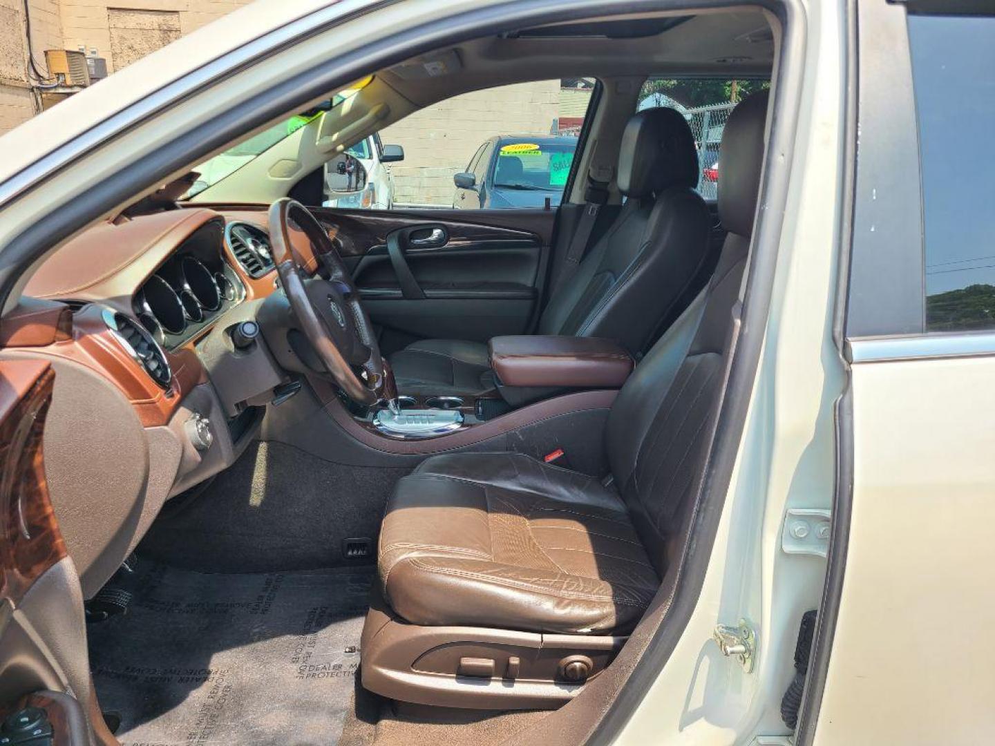 2014 WHITE BUICK ENCLAVE LEATHER (5GAKVBKD6EJ) with an 3.6L engine, Automatic transmission, located at 117 North Cameron Street, Harrisburg, PA, 17101, (717) 963-8962, 40.267021, -76.875351 - WE FINANCE!!! Good Credit/ Bad Credit/ No Credit - ALL Trade-Ins Welcomed!!! ***Guaranteed Credit Approval*** APPLY ONLINE or CALL us TODAY ;) Internet Prices and Marketplace Prices are SPECIAL discounted ***CASH DEALS*** Retail Prices are higher. Please call us to discuss your cash and finan - Photo#14