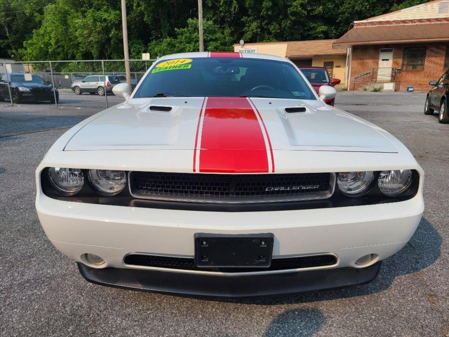 2014 WHITE DODGE CHALLENGER SXT (2C3CDYAG2EH) with an 3.6L engine, Automatic transmission, located at 117 North Cameron Street, Harrisburg, PA, 17101, (717) 963-8962, 40.267021, -76.875351 - WE FINANCE!!! Good Credit/ Bad Credit/ No Credit - ALL Trade-Ins Welcomed!!! ***Guaranteed Credit Approval*** APPLY ONLINE or CALL us TODAY ;) Internet Prices and Marketplace Prices are SPECIAL discounted ***CASH DEALS*** Retail Prices are higher. Please call us to discuss your cash and finan - Photo#7