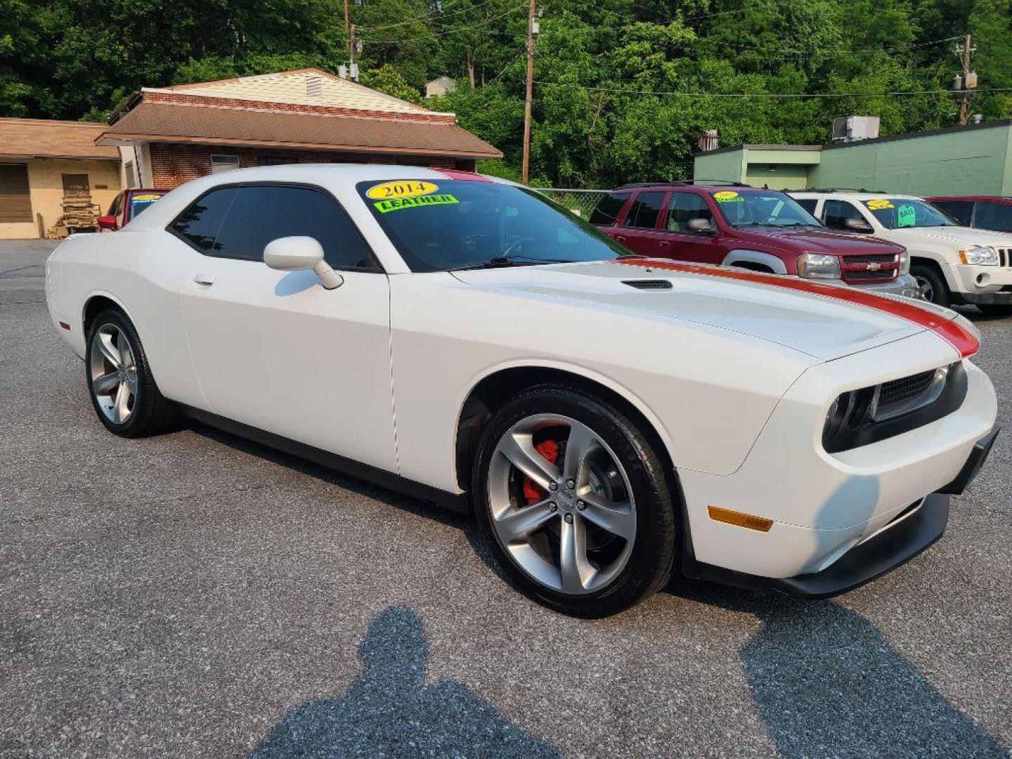 2014 WHITE DODGE CHALLENGER SXT (2C3CDYAG2EH) with an 3.6L engine, Automatic transmission, located at 117 North Cameron Street, Harrisburg, PA, 17101, (717) 963-8962, 40.267021, -76.875351 - WE FINANCE!!! Good Credit/ Bad Credit/ No Credit - ALL Trade-Ins Welcomed!!! ***Guaranteed Credit Approval*** APPLY ONLINE or CALL us TODAY ;) Internet Prices and Marketplace Prices are SPECIAL discounted ***CASH DEALS*** Retail Prices are higher. Please call us to discuss your cash and finan - Photo#6