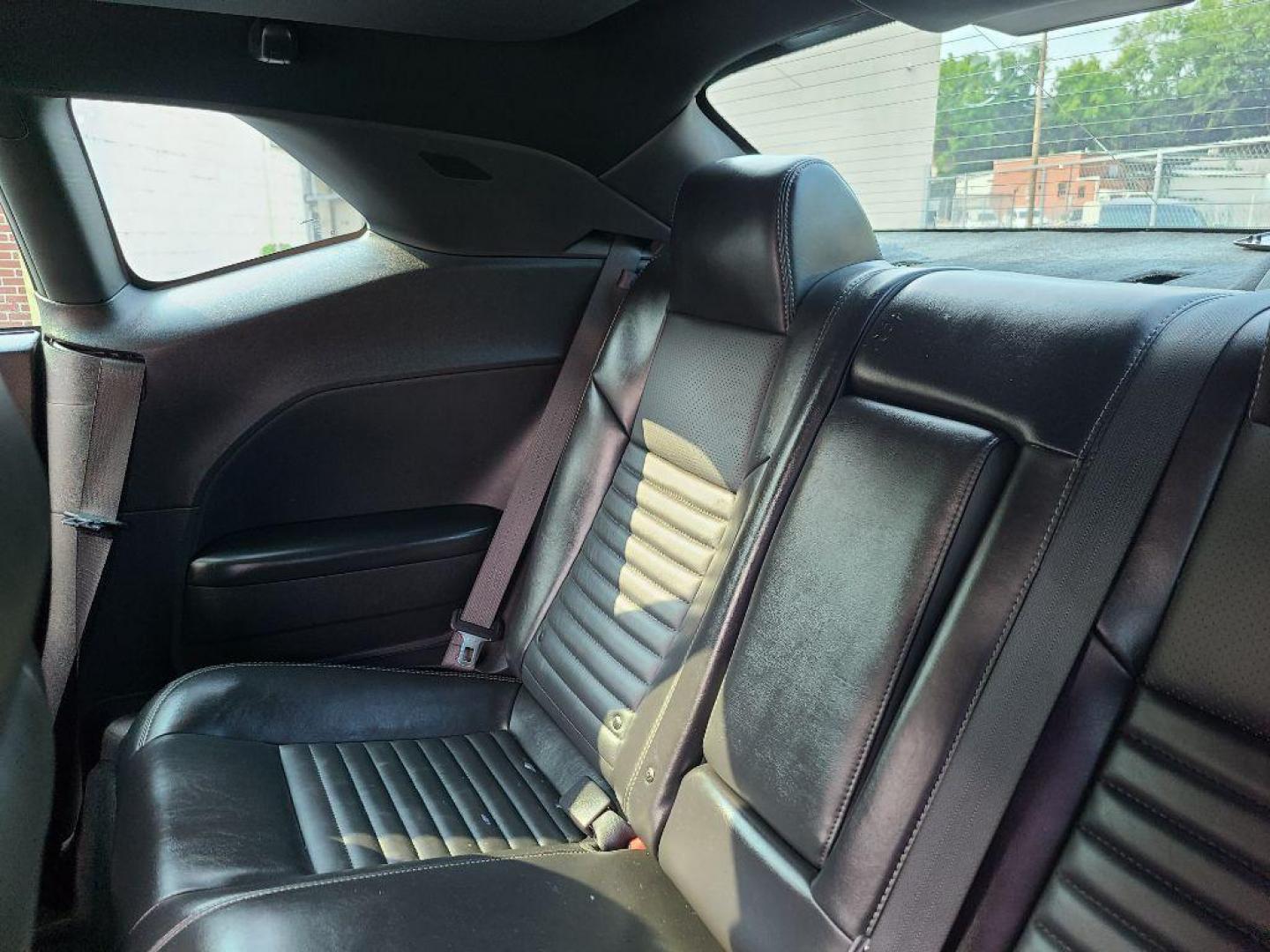 2014 WHITE DODGE CHALLENGER SXT (2C3CDYAG2EH) with an 3.6L engine, Automatic transmission, located at 117 North Cameron Street, Harrisburg, PA, 17101, (717) 963-8962, 40.267021, -76.875351 - WE FINANCE!!! Good Credit/ Bad Credit/ No Credit - ALL Trade-Ins Welcomed!!! ***Guaranteed Credit Approval*** APPLY ONLINE or CALL us TODAY ;) Internet Prices and Marketplace Prices are SPECIAL discounted ***CASH DEALS*** Retail Prices are higher. Please call us to discuss your cash and finan - Photo#10