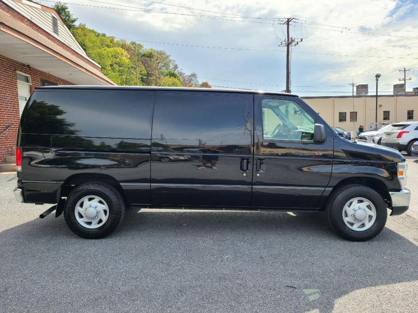 2014 BLACK FORD ECONOLINE E150 VAN (1FTNE1EW1ED) with an 4.6L engine, Automatic transmission, located at 117 North Cameron Street, Harrisburg, PA, 17101, (717) 963-8962, 40.267021, -76.875351 - WE FINANCE!!! Good Credit/ Bad Credit/ No Credit - ALL Trade-Ins Welcomed!!! ***Guaranteed Credit Approval*** APPLY ONLINE or CALL us TODAY ;) Please call us to discuss your cash and financing options. - Photo#5