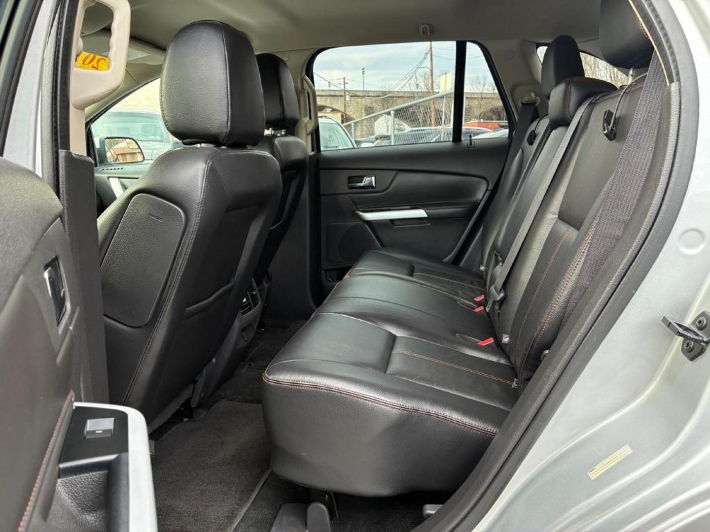 2014 SILVER FORD EDGE SEL (2FMDK4JC5EB) with an 3.5L engine, Automatic transmission, located at 117 North Cameron Street, Harrisburg, PA, 17101, (717) 963-8962, 40.267021, -76.875351 - WE FINANCE!!! Good Credit/ Challenged Credit/ No Credit - ALL Trade-Ins Welcomed!!! APPLY ONLINE or CALL us TODAY ;) Please call us to discuss your cash and/or financing options. - Photo#11