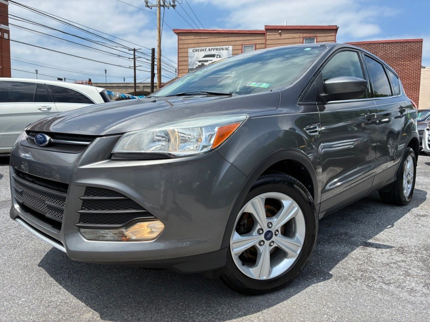 2014 GREY FORD ESCAPE SE (1FMCU0GX3EU) with an 1.6L engine, Automatic transmission, located at 117 North Cameron Street, Harrisburg, PA, 17101, (717) 963-8962, 40.267021, -76.875351 - WE FINANCE!!! MOST vehicles are available for financing. Good Credit/ Challenged Credit/ No Credit - ALL Trade-Ins Welcomed!!! APPLY ONLINE or CALL us TODAY Please call us to discuss your cash and/or financing options. Thanks for checking our inventory! We're here to help.- Photo#0