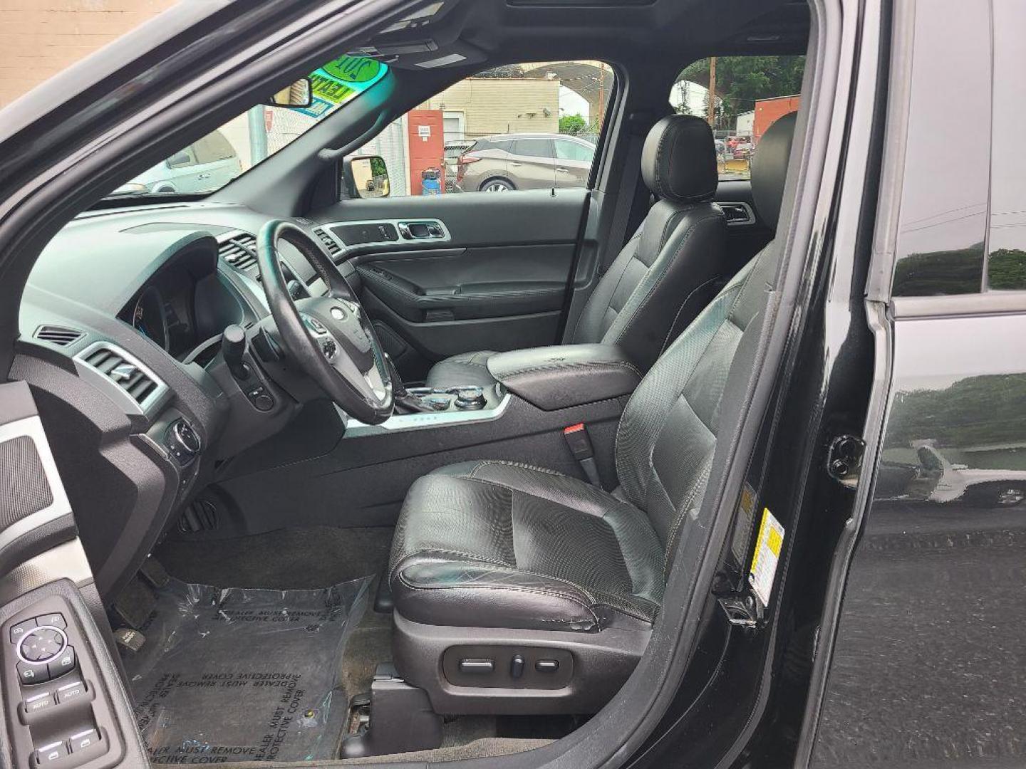 2014 BLACK FORD EXPLORER SPORT (1FM5K8GT5EG) with an 3.5L engine, Automatic transmission, located at 117 North Cameron Street, Harrisburg, PA, 17101, (717) 963-8962, 40.267021, -76.875351 - WE FINANCE!!! Good Credit/ Bad Credit/ No Credit - ALL Trade-Ins Welcomed!!! ***Guaranteed Credit Approval*** APPLY ONLINE or CALL us TODAY ;) Internet Prices and Marketplace Prices are SPECIAL discounted ***CASH DEALS*** Retail Prices are higher. Please call us to discuss your cash and finan - Photo#15
