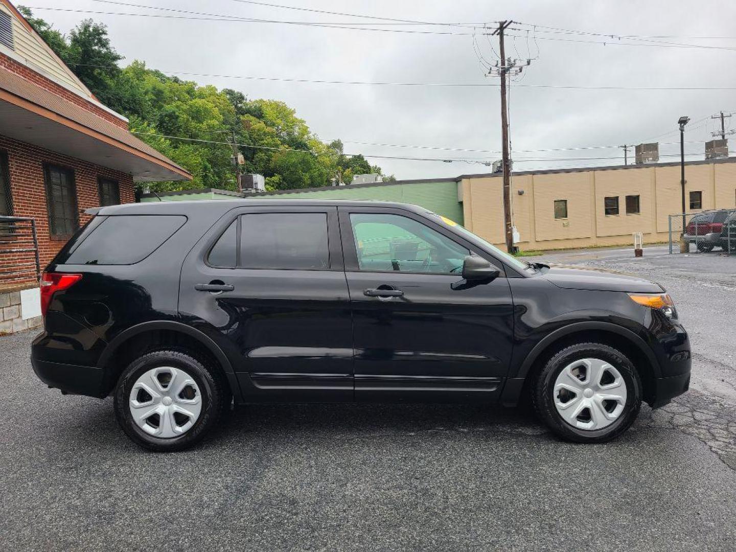 2014 BLACK FORD EXPLORER POLICE INTERCEPTOR (1FM5K8ARXEG) with an 3.7L engine, Automatic transmission, located at 7981 Paxton Street, Harrisburg, PA, 17111, (717) 561-2926, 40.261490, -76.749229 - WE FINANCE!!! Good Credit/ Bad Credit/ No Credit - ALL Trade-Ins Welcomed!!! ***Guaranteed Credit Approval*** APPLY ONLINE or CALL us TODAY ;) Internet Prices and Marketplace Prices are SPECIAL discounted ***CASH DEALS*** Retail Prices are higher. Please call us to discuss your cash and finan - Photo#5