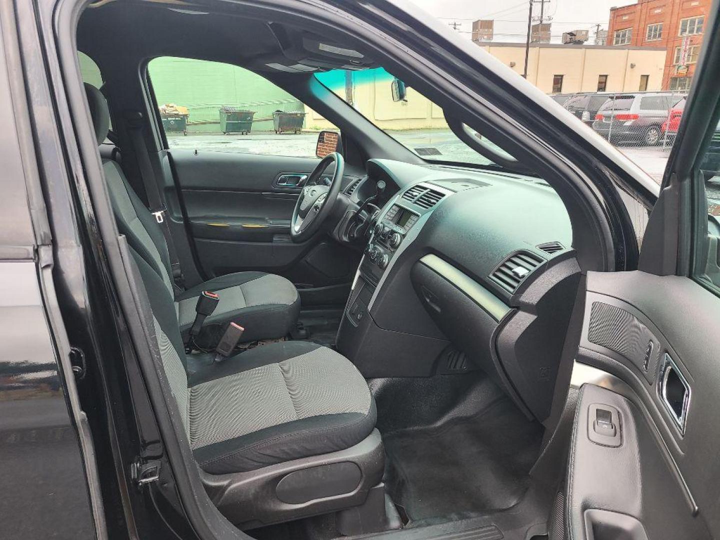 2014 BLACK FORD EXPLORER POLICE INTERCEPTOR (1FM5K8ARXEG) with an 3.7L engine, Automatic transmission, located at 7981 Paxton Street, Harrisburg, PA, 17111, (717) 561-2926, 40.261490, -76.749229 - WE FINANCE!!! Good Credit/ Bad Credit/ No Credit - ALL Trade-Ins Welcomed!!! ***Guaranteed Credit Approval*** APPLY ONLINE or CALL us TODAY ;) Internet Prices and Marketplace Prices are SPECIAL discounted ***CASH DEALS*** Retail Prices are higher. Please call us to discuss your cash and finan - Photo#8