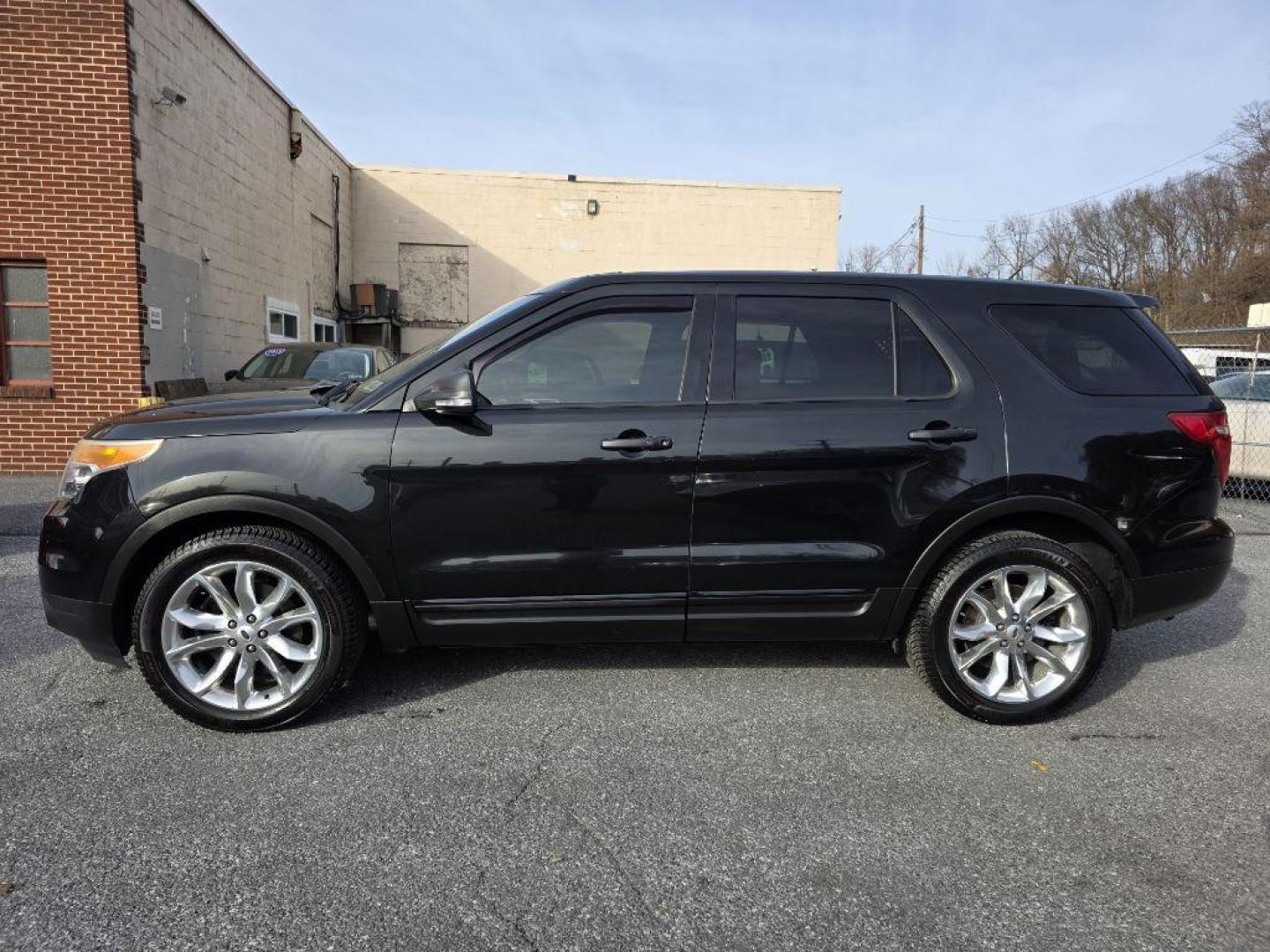 2014 BLACK FORD EXPLORER LIMITED (1FM5K8F8XEG) with an 3.5L engine, Automatic transmission, located at 117 North Cameron Street, Harrisburg, PA, 17101, (717) 963-8962, 40.267021, -76.875351 - Photo#1