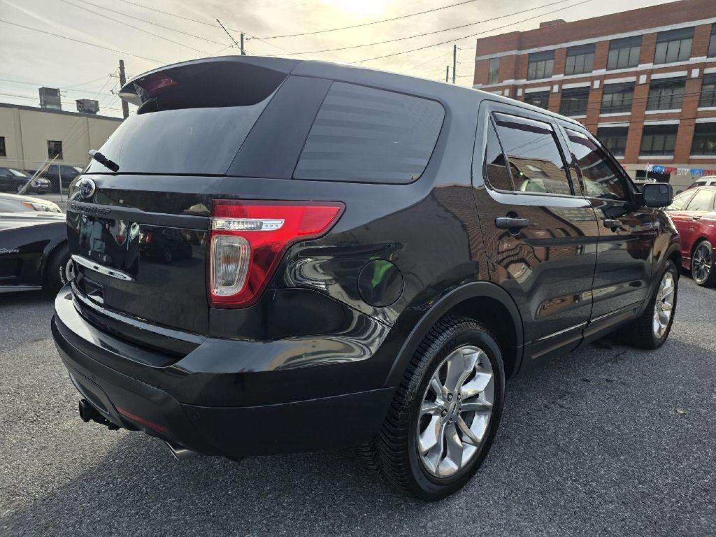 2014 BLACK FORD EXPLORER LIMITED (1FM5K8F8XEG) with an 3.5L engine, Automatic transmission, located at 117 North Cameron Street, Harrisburg, PA, 17101, (717) 963-8962, 40.267021, -76.875351 - Photo#4