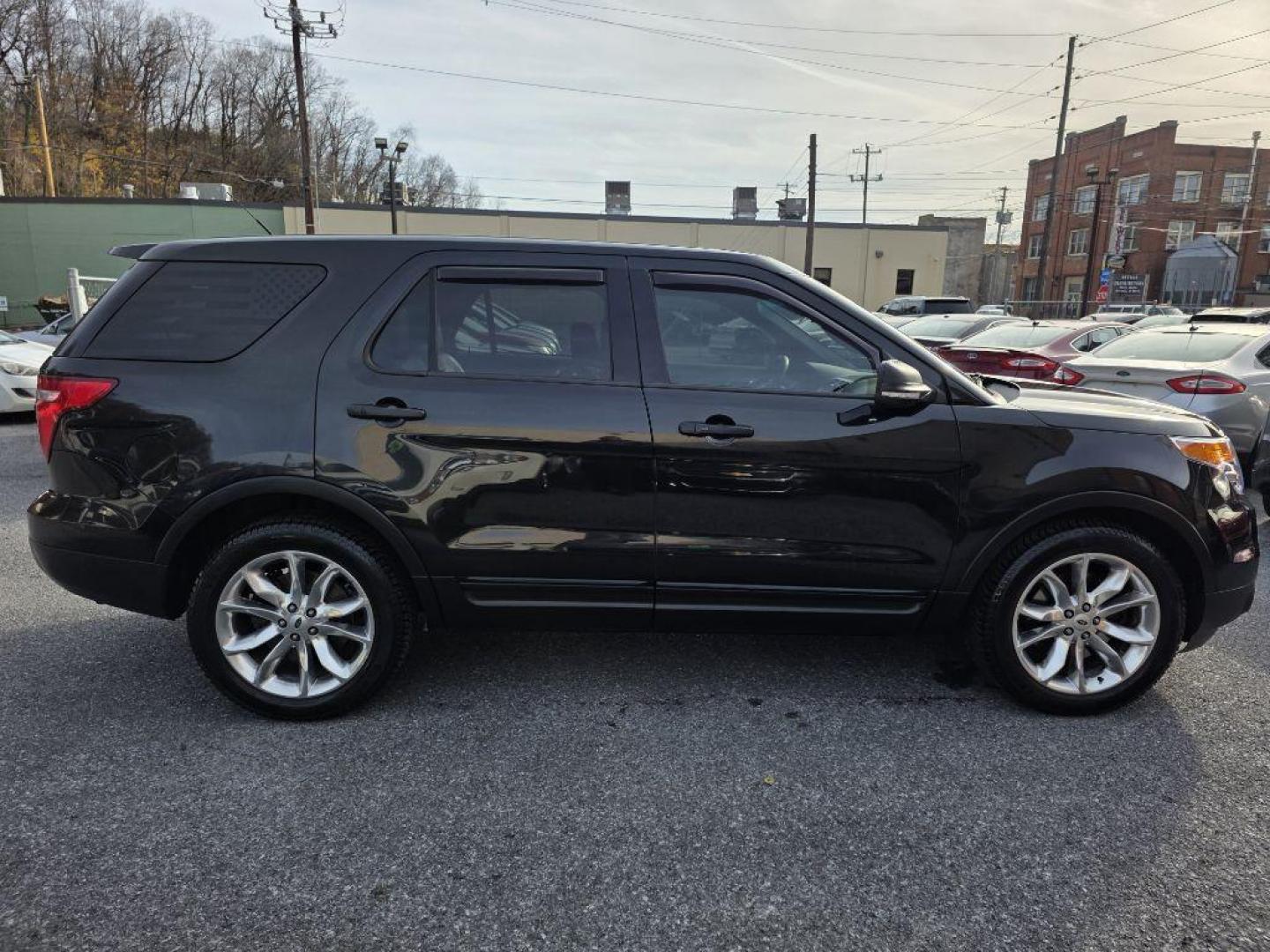2014 BLACK FORD EXPLORER LIMITED (1FM5K8F8XEG) with an 3.5L engine, Automatic transmission, located at 117 North Cameron Street, Harrisburg, PA, 17101, (717) 963-8962, 40.267021, -76.875351 - Photo#5