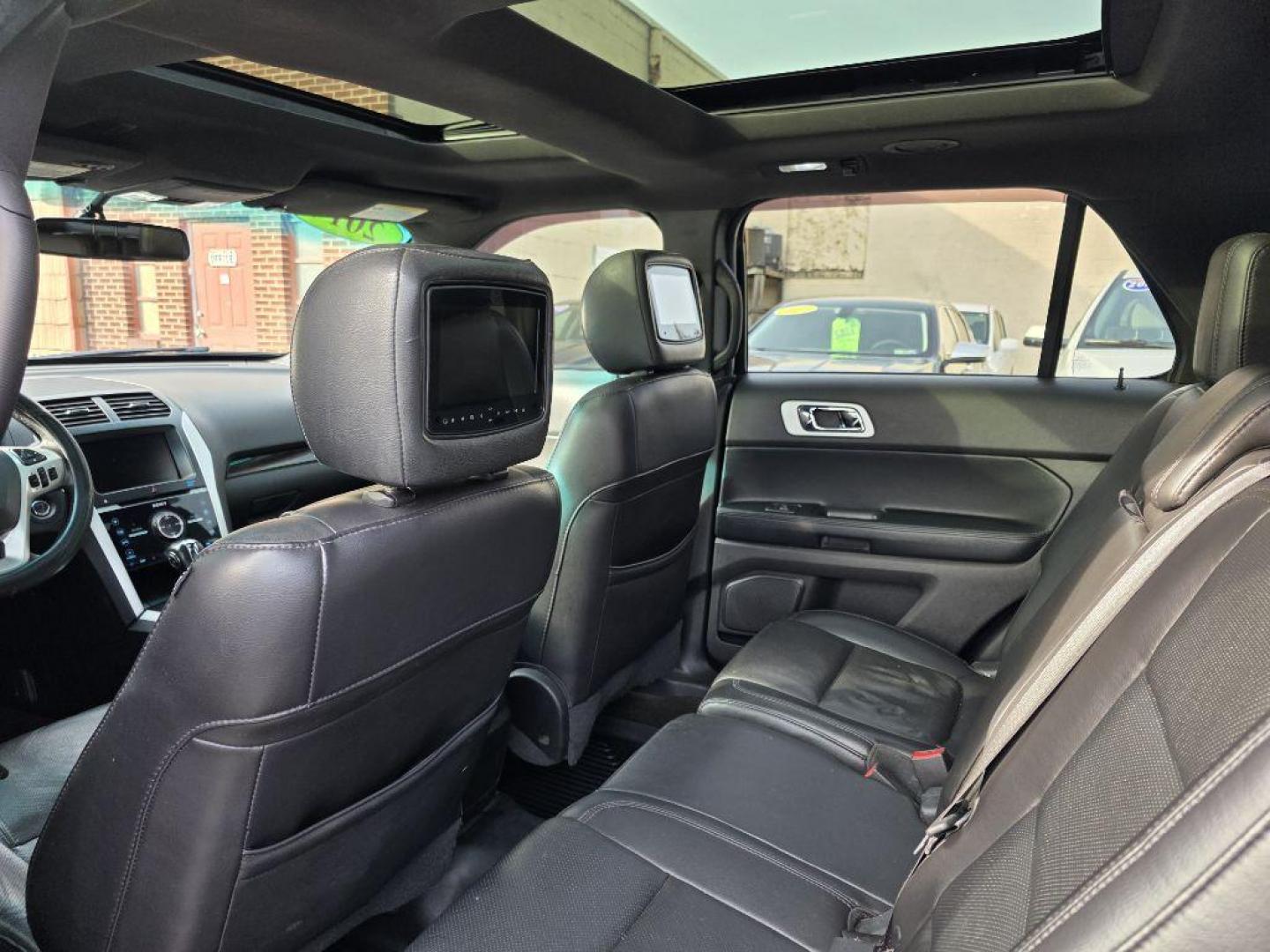 2014 BLACK FORD EXPLORER LIMITED (1FM5K8F8XEG) with an 3.5L engine, Automatic transmission, located at 117 North Cameron Street, Harrisburg, PA, 17101, (717) 963-8962, 40.267021, -76.875351 - Photo#15