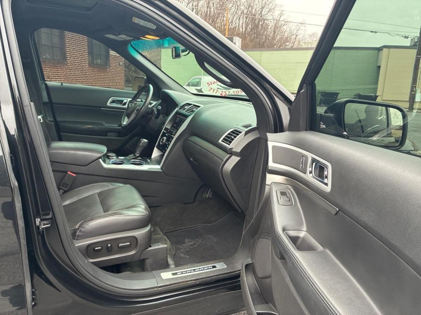 2014 BLACK FORD EXPLORER SPORT (1FM5K8GT5EG) with an 3.5L engine, Automatic transmission, located at 131 N Cameron st, Harrisburg, PA, 17101, (717) 561-2926, 40.267086, -76.875374 - WE FINANCE!!! Good Credit/ Challenged Credit/ No Credit - ALL Trade-Ins Welcomed!!! APPLY ONLINE or CALL us TODAY ;) Please call us to discuss your cash and/or financing options. - Photo#8