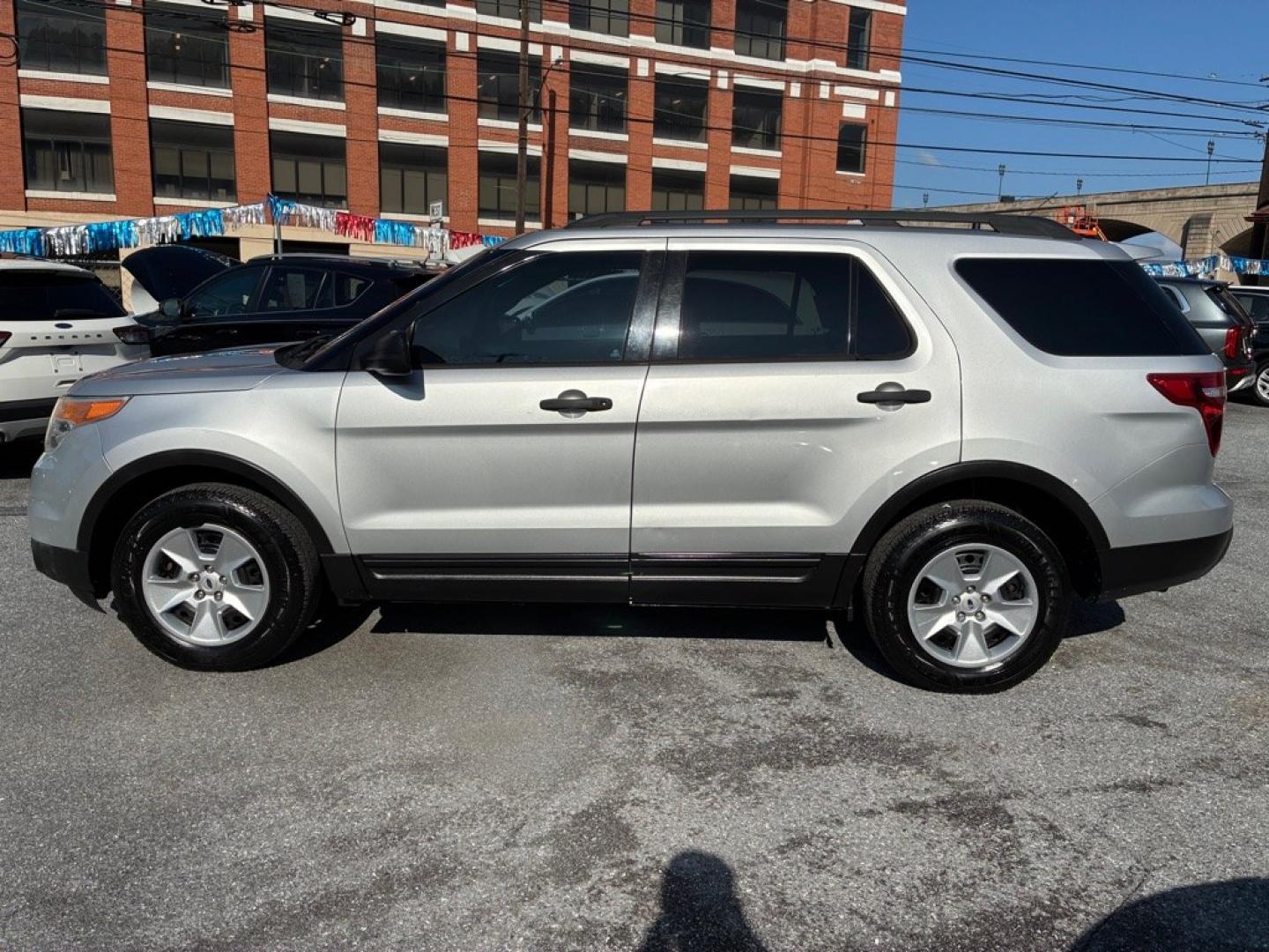 2014 SILVER FORD EXPLORER (1FM5K8B81EG) with an 3.5L engine, Automatic transmission, located at 117 North Cameron Street, Harrisburg, PA, 17101, (717) 963-8962, 40.267021, -76.875351- Photo#1