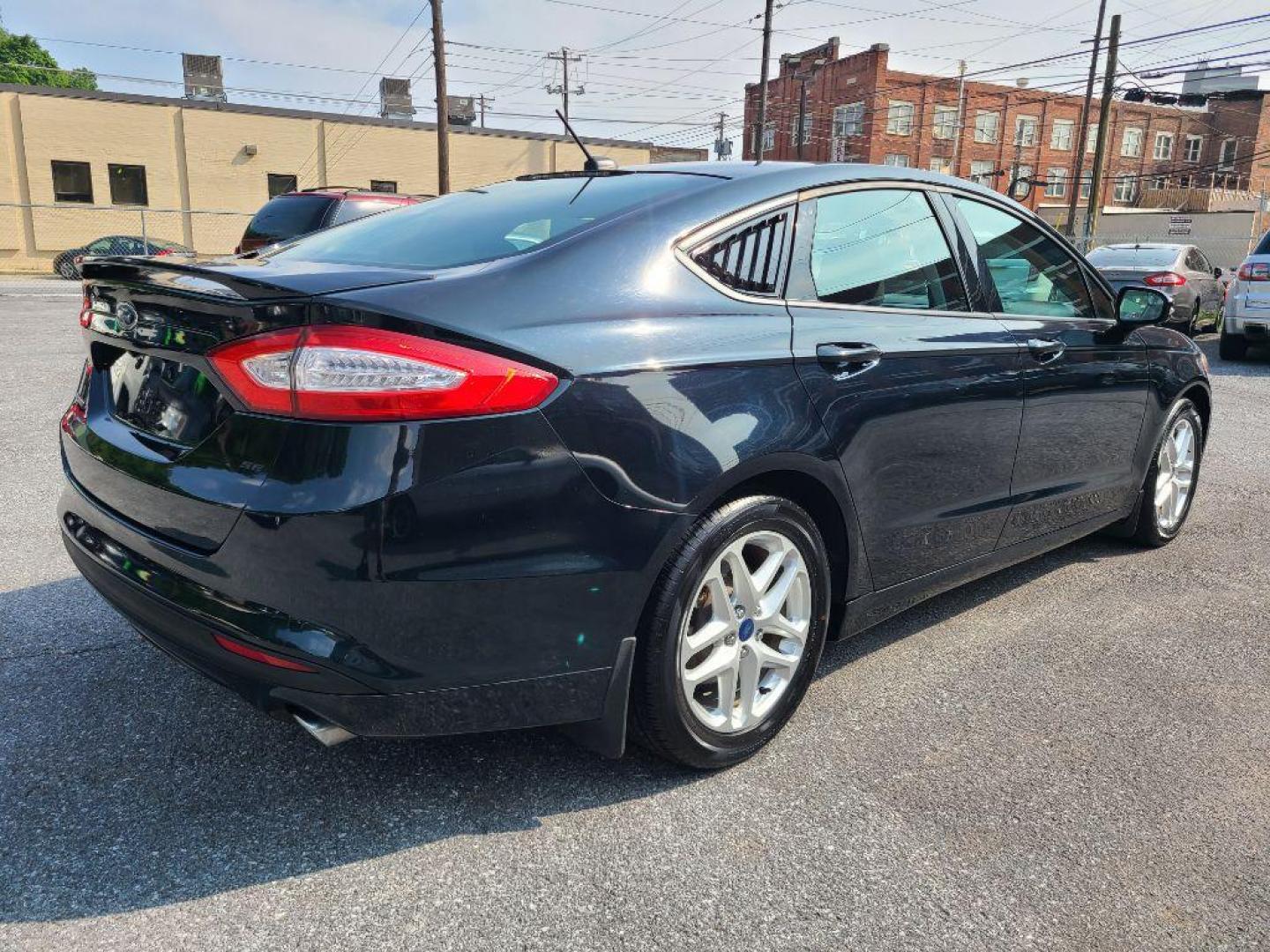 2014 GRAY FORD FUSION SE (3FA6P0H78ER) with an 2.5L engine, Automatic transmission, located at 117 North Cameron Street, Harrisburg, PA, 17101, (717) 963-8962, 40.267021, -76.875351 - WE FINANCE!!! Good Credit/ Bad Credit/ No Credit - ALL Trade-Ins Welcomed!!! ***Guaranteed Credit Approval*** APPLY ONLINE or CALL us TODAY ;) Internet Prices and Marketplace Prices are SPECIAL discounted ***CASH DEALS*** Retail Prices are higher. Please call us to discuss your cash and finan - Photo#5
