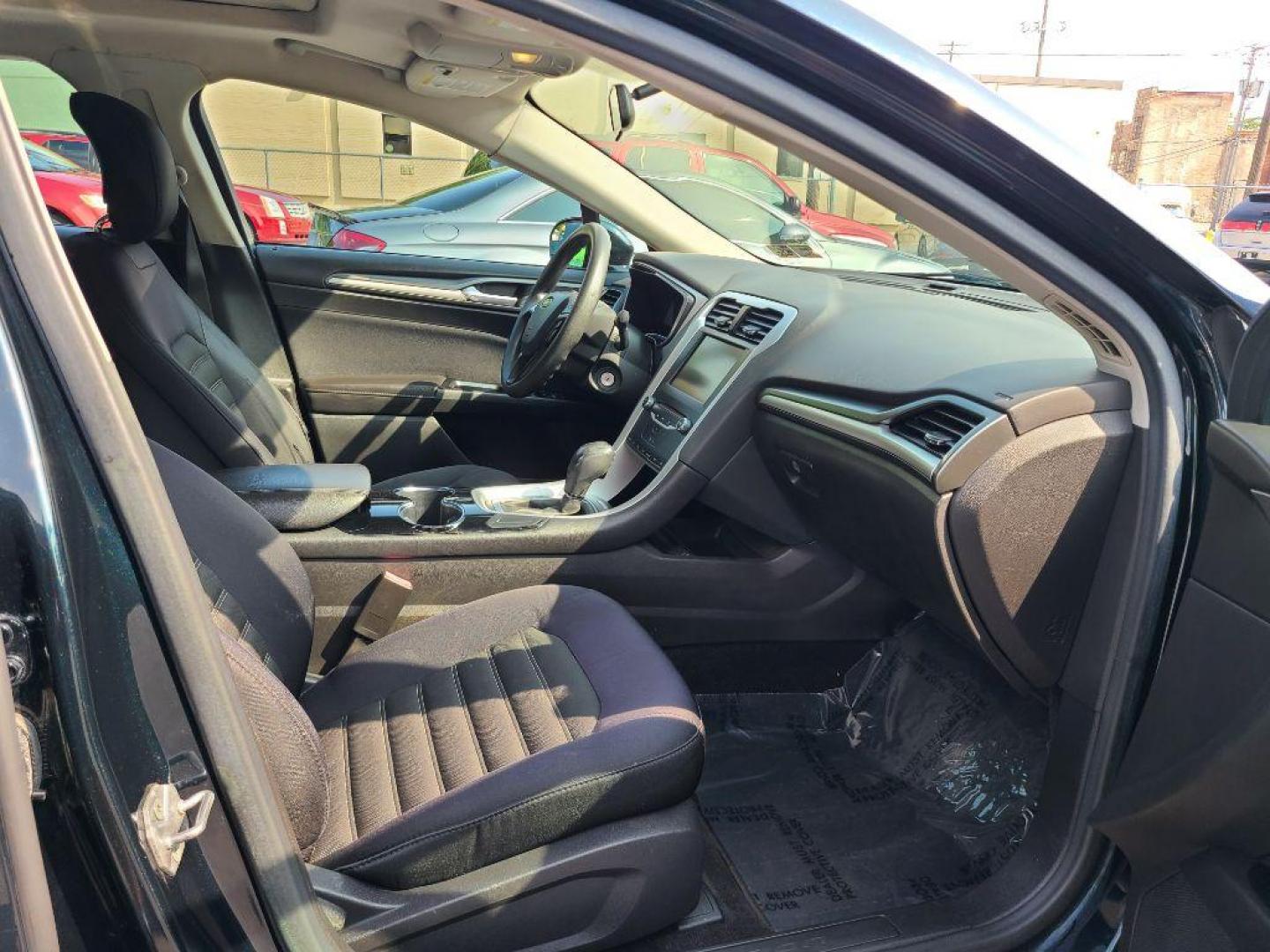 2014 GRAY FORD FUSION SE (3FA6P0H78ER) with an 2.5L engine, Automatic transmission, located at 117 North Cameron Street, Harrisburg, PA, 17101, (717) 963-8962, 40.267021, -76.875351 - WE FINANCE!!! Good Credit/ Bad Credit/ No Credit - ALL Trade-Ins Welcomed!!! ***Guaranteed Credit Approval*** APPLY ONLINE or CALL us TODAY ;) Internet Prices and Marketplace Prices are SPECIAL discounted ***CASH DEALS*** Retail Prices are higher. Please call us to discuss your cash and finan - Photo#8