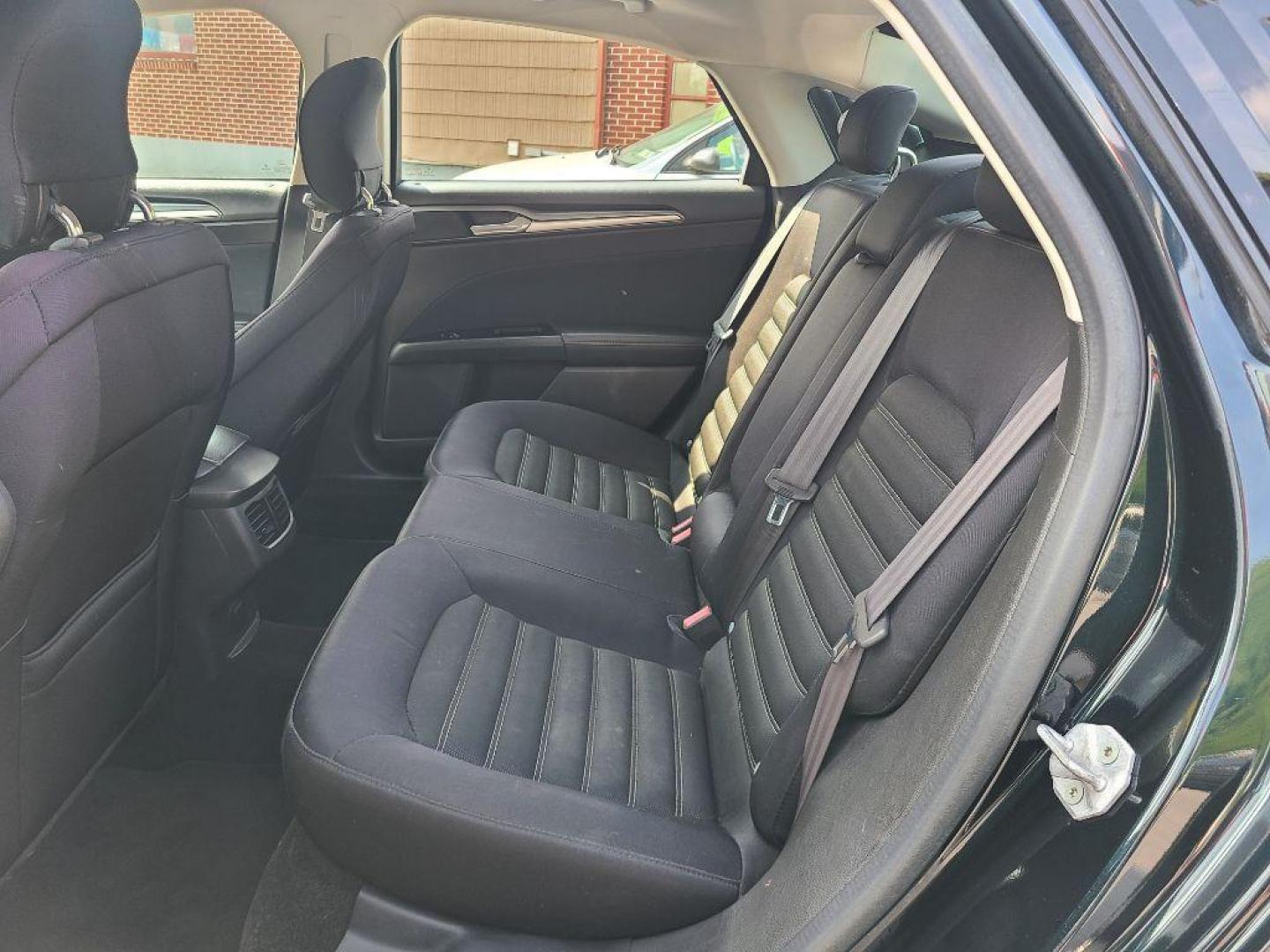 2014 GRAY FORD FUSION SE (3FA6P0H78ER) with an 2.5L engine, Automatic transmission, located at 117 North Cameron Street, Harrisburg, PA, 17101, (717) 963-8962, 40.267021, -76.875351 - WE FINANCE!!! Good Credit/ Bad Credit/ No Credit - ALL Trade-Ins Welcomed!!! ***Guaranteed Credit Approval*** APPLY ONLINE or CALL us TODAY ;) Internet Prices and Marketplace Prices are SPECIAL discounted ***CASH DEALS*** Retail Prices are higher. Please call us to discuss your cash and finan - Photo#10