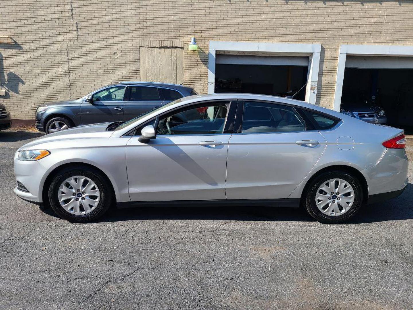 2014 SILVER FORD FUSION S (1FA6P0G7XE5) with an 2.5L engine, Automatic transmission, located at 7981 Paxton Street, Harrisburg, PA, 17111, (717) 561-2926, 40.261490, -76.749229 - WE FINANCE!!! Good Credit/ Bad Credit/ No Credit - ALL Trade-Ins Welcomed!!! ***Guaranteed Credit Approval*** APPLY ONLINE or CALL us TODAY ;) Please call us to discuss your cash and financing options. - Photo#1
