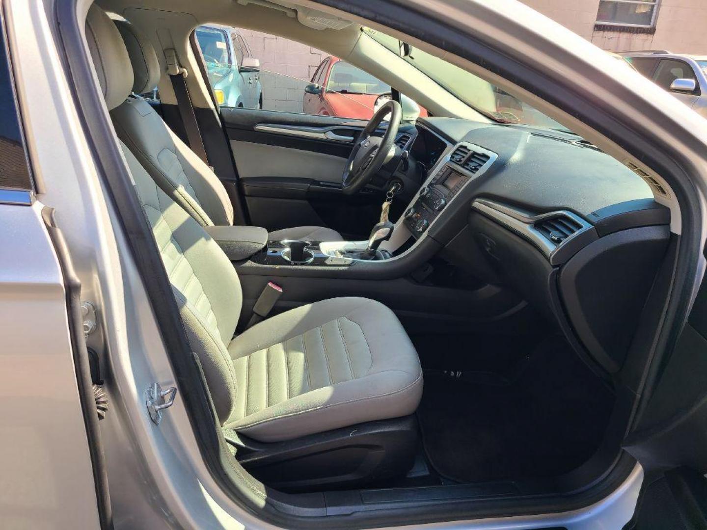 2014 SILVER FORD FUSION S (1FA6P0G7XE5) with an 2.5L engine, Automatic transmission, located at 7981 Paxton Street, Harrisburg, PA, 17111, (717) 561-2926, 40.261490, -76.749229 - WE FINANCE!!! Good Credit/ Bad Credit/ No Credit - ALL Trade-Ins Welcomed!!! ***Guaranteed Credit Approval*** APPLY ONLINE or CALL us TODAY ;) Please call us to discuss your cash and financing options. - Photo#8