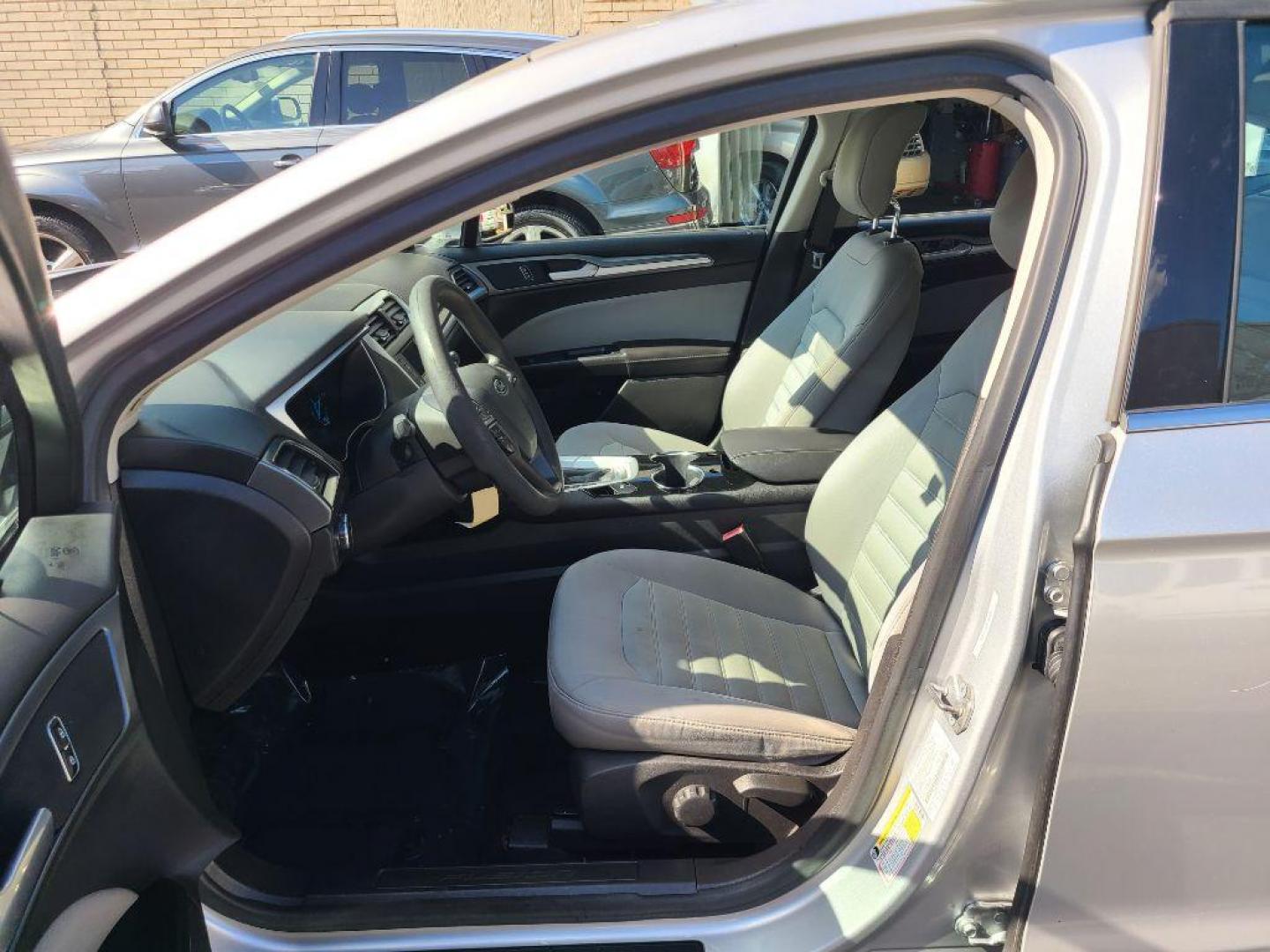 2014 SILVER FORD FUSION S (1FA6P0G7XE5) with an 2.5L engine, Automatic transmission, located at 7981 Paxton Street, Harrisburg, PA, 17111, (717) 561-2926, 40.261490, -76.749229 - WE FINANCE!!! Good Credit/ Bad Credit/ No Credit - ALL Trade-Ins Welcomed!!! ***Guaranteed Credit Approval*** APPLY ONLINE or CALL us TODAY ;) Please call us to discuss your cash and financing options. - Photo#12