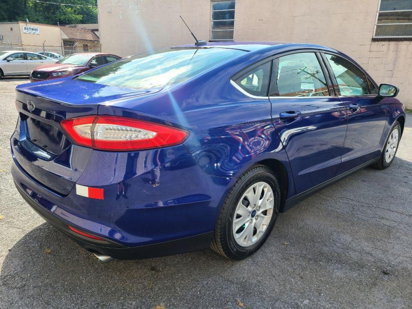 2014 BLUE FORD FUSION S (1FA6P0G72E5) with an 2.5L engine, Automatic transmission, located at 117 North Cameron Street, Harrisburg, PA, 17101, (717) 963-8962, 40.267021, -76.875351 - WE FINANCE!!! Good Credit/ Bad Credit/ No Credit - ALL Trade-Ins Welcomed!!! ***Guaranteed Credit Approval*** APPLY ONLINE or CALL us TODAY ;) Internet Prices and Marketplace Prices are SPECIAL discounted ***CASH DEALS*** Retail Prices are higher. Please call us to discuss your cash and finan - Photo#9