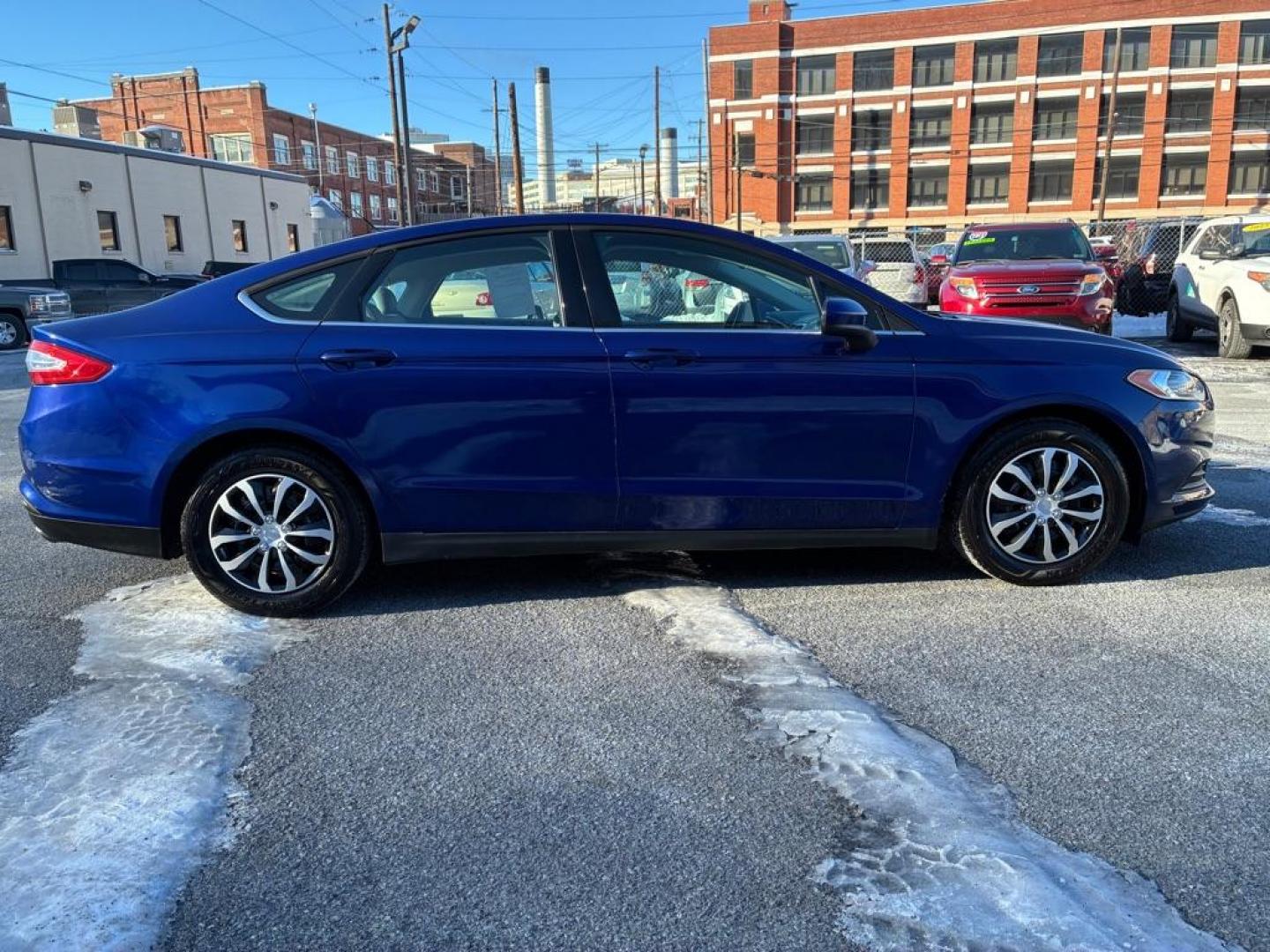 2014 BLUE FORD FUSION S (1FA6P0G7XE5) with an 2.5L engine, Automatic transmission, located at 117 North Cameron Street, Harrisburg, PA, 17101, (717) 963-8962, 40.267021, -76.875351 - WE FINANCE!!! Good Credit/ Challenged Credit/ No Credit - ALL Trade-Ins Welcomed!!! APPLY ONLINE or CALL us TODAY ;) Please call us to discuss your cash and/or financing options. - Photo#5