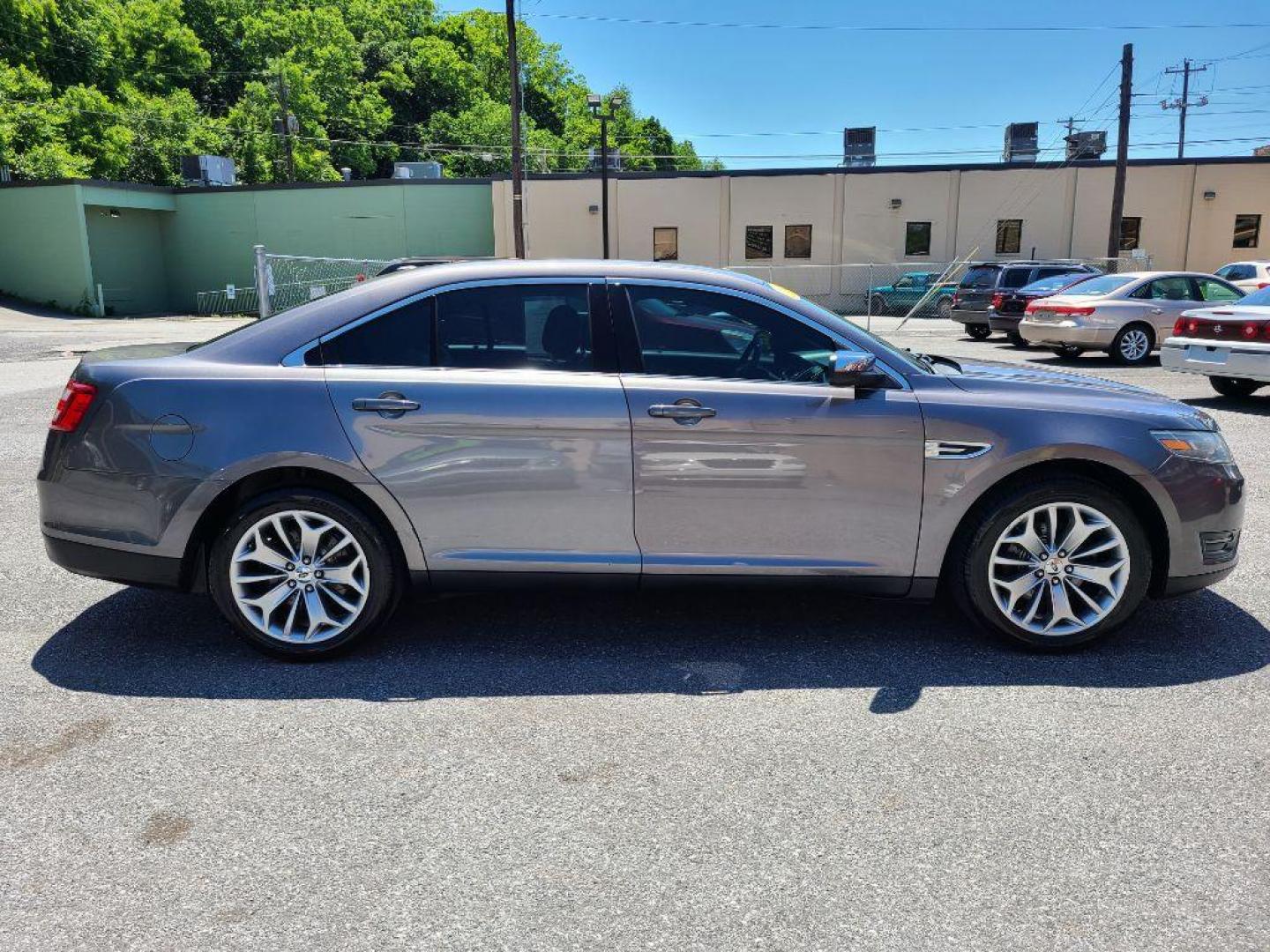 2014 GRAY FORD TAURUS LIMITED (1FAHP2F8XEG) with an 3.5L engine, Automatic transmission, located at 117 North Cameron Street, Harrisburg, PA, 17101, (717) 963-8962, 40.267021, -76.875351 - WE FINANCE!!! Good Credit/ Bad Credit/ No Credit - ALL Trade-Ins Welcomed!!! ***Guaranteed Credit Approval*** APPLY ONLINE or CALL us TODAY ;) Internet Prices and Marketplace Prices are SPECIAL discounted ***CASH DEALS*** Retail Prices are higher. Please call us to discuss your cash and finan - Photo#5