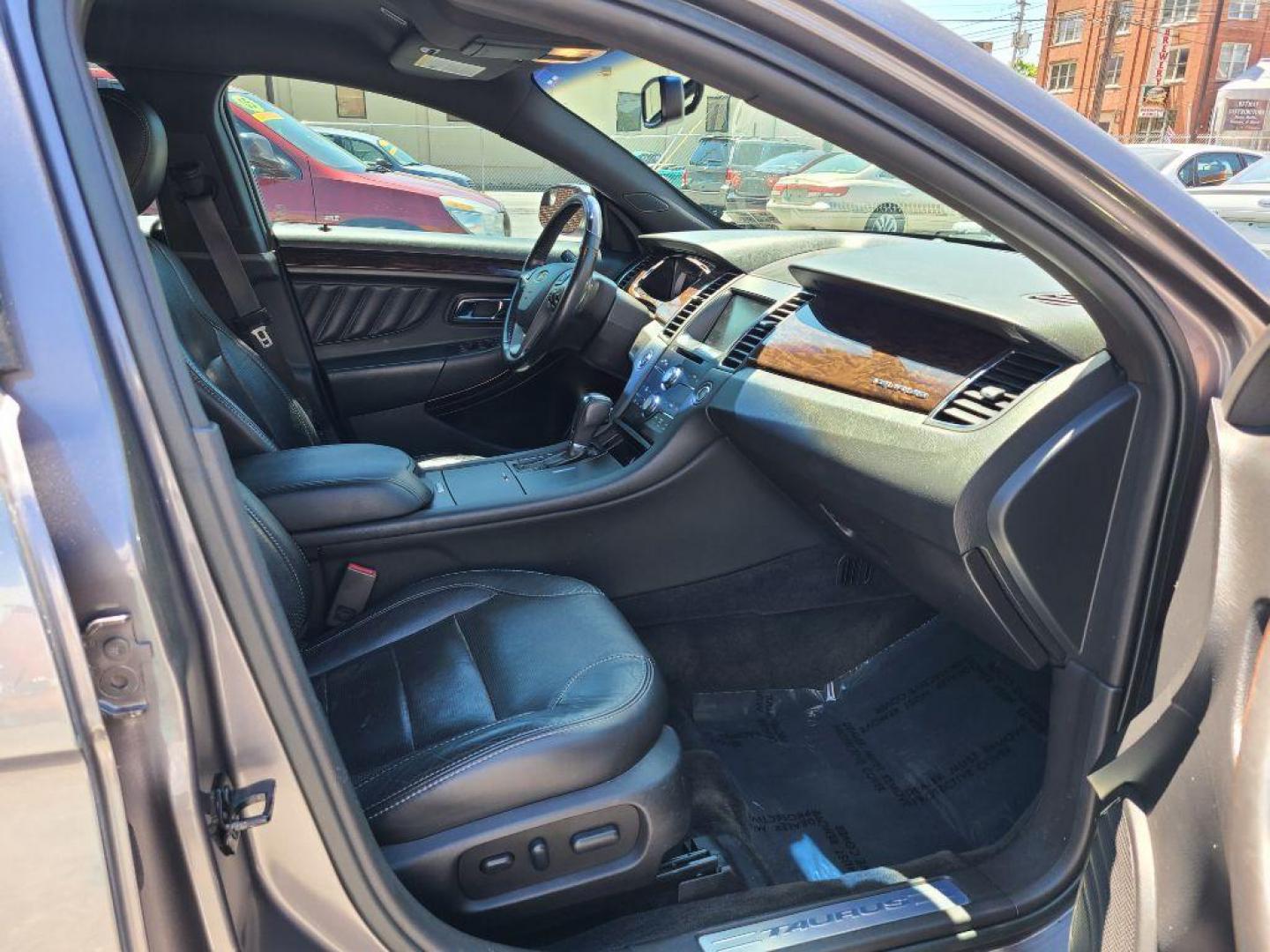 2014 GRAY FORD TAURUS LIMITED (1FAHP2F8XEG) with an 3.5L engine, Automatic transmission, located at 117 North Cameron Street, Harrisburg, PA, 17101, (717) 963-8962, 40.267021, -76.875351 - WE FINANCE!!! Good Credit/ Bad Credit/ No Credit - ALL Trade-Ins Welcomed!!! ***Guaranteed Credit Approval*** APPLY ONLINE or CALL us TODAY ;) Internet Prices and Marketplace Prices are SPECIAL discounted ***CASH DEALS*** Retail Prices are higher. Please call us to discuss your cash and finan - Photo#8