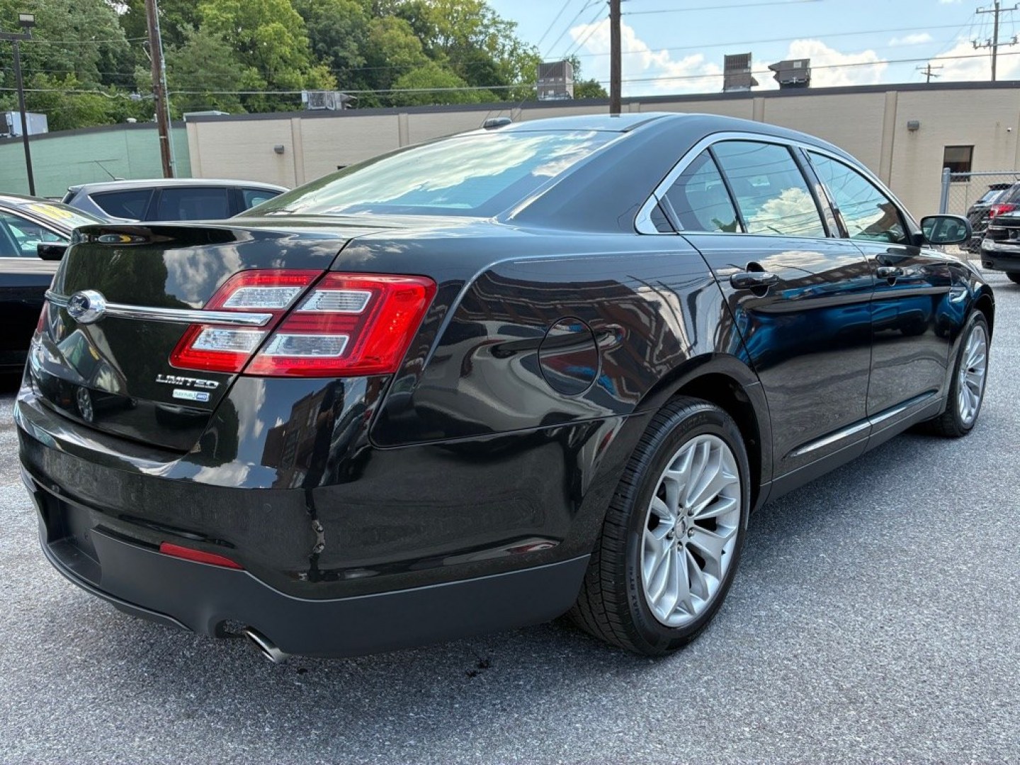 2014 BLACK FORD TAURUS LIMITED (1FAHP2J80EG) with an 3.5L engine, Automatic transmission, located at 117 North Cameron Street, Harrisburg, PA, 17101, (717) 963-8962, 40.267021, -76.875351 - WE FINANCE!!! MOST vehicles are available for financing. Good Credit/ Challenged Credit/ No Credit - ALL Trade-Ins Welcomed!!! APPLY ONLINE or CALL us TODAY Please call us to discuss your cash and/or financing options. Thanks for checking our inventory! We're here to help.- Photo#4