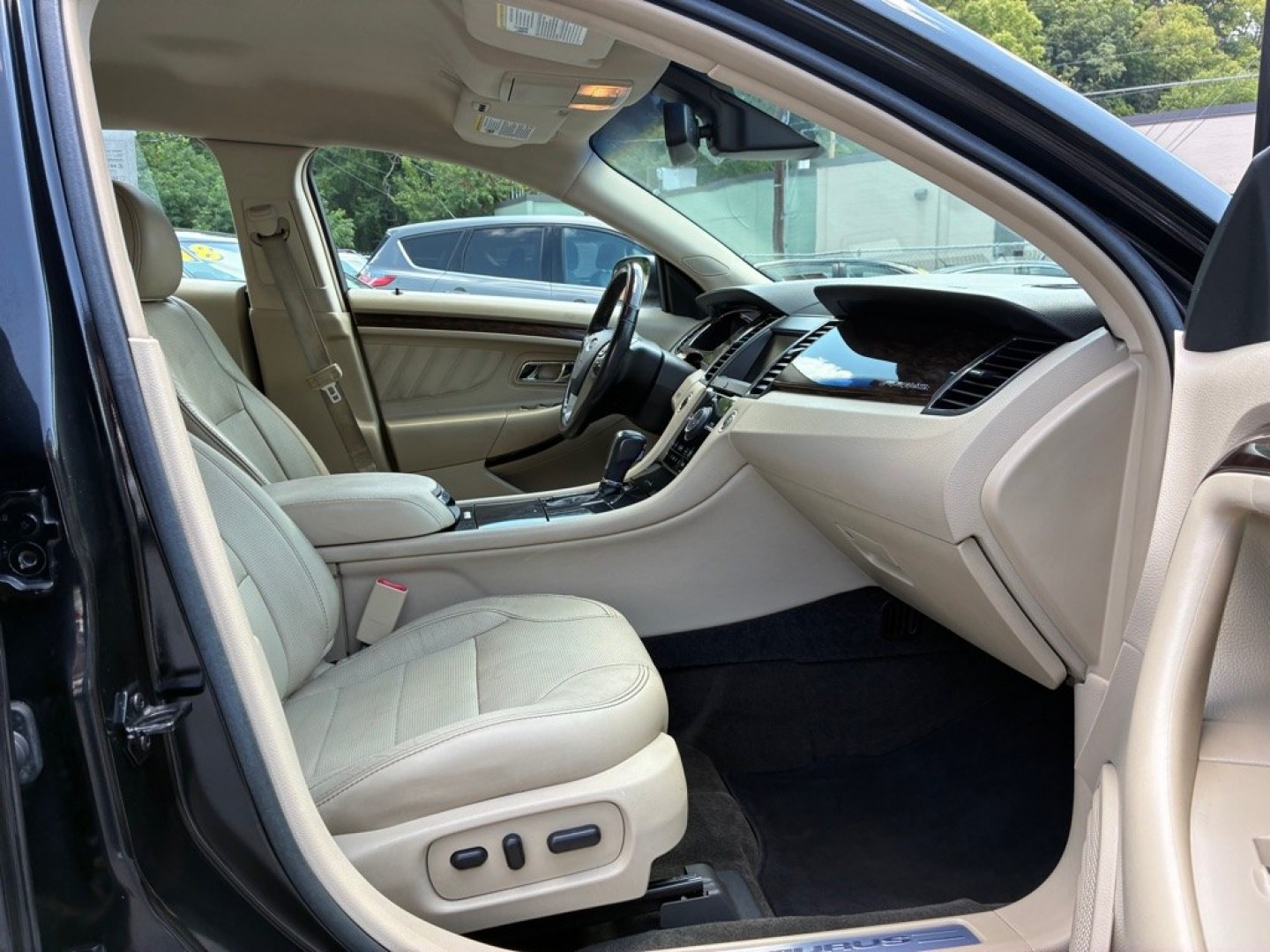 2014 BLACK FORD TAURUS LIMITED (1FAHP2J80EG) with an 3.5L engine, Automatic transmission, located at 117 North Cameron Street, Harrisburg, PA, 17101, (717) 963-8962, 40.267021, -76.875351 - WE FINANCE!!! MOST vehicles are available for financing. Good Credit/ Challenged Credit/ No Credit - ALL Trade-Ins Welcomed!!! APPLY ONLINE or CALL us TODAY Please call us to discuss your cash and/or financing options. Thanks for checking our inventory! We're here to help.- Photo#8