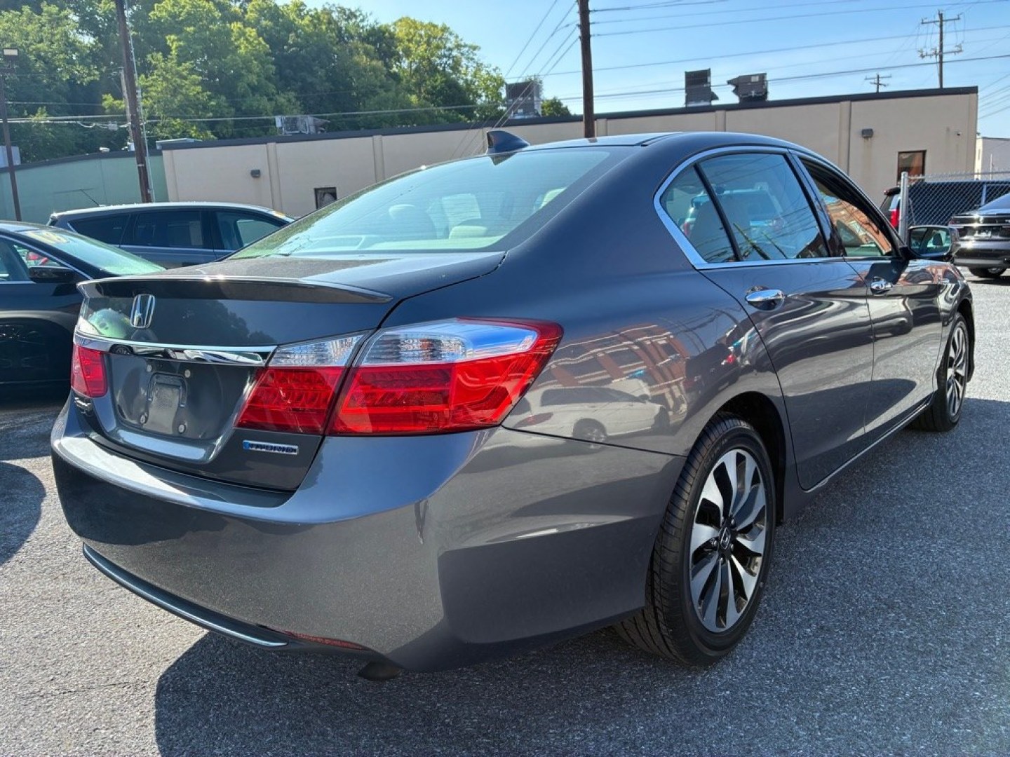 2014 GREY HONDA ACCORD HYBRID (1HGCR6F35EA) with an 2.0L engine, Continuously Variable transmission, located at 117 North Cameron Street, Harrisburg, PA, 17101, (717) 963-8962, 40.267021, -76.875351 - WE FINANCE!!! MOST vehicles are available for financing. Good Credit/ Challenged Credit/ No Credit - ALL Trade-Ins Welcomed!!! APPLY ONLINE or CALL us TODAY Please call us to discuss your cash and/or financing options. Thanks for checking our inventory! We're here to help.- Photo#4