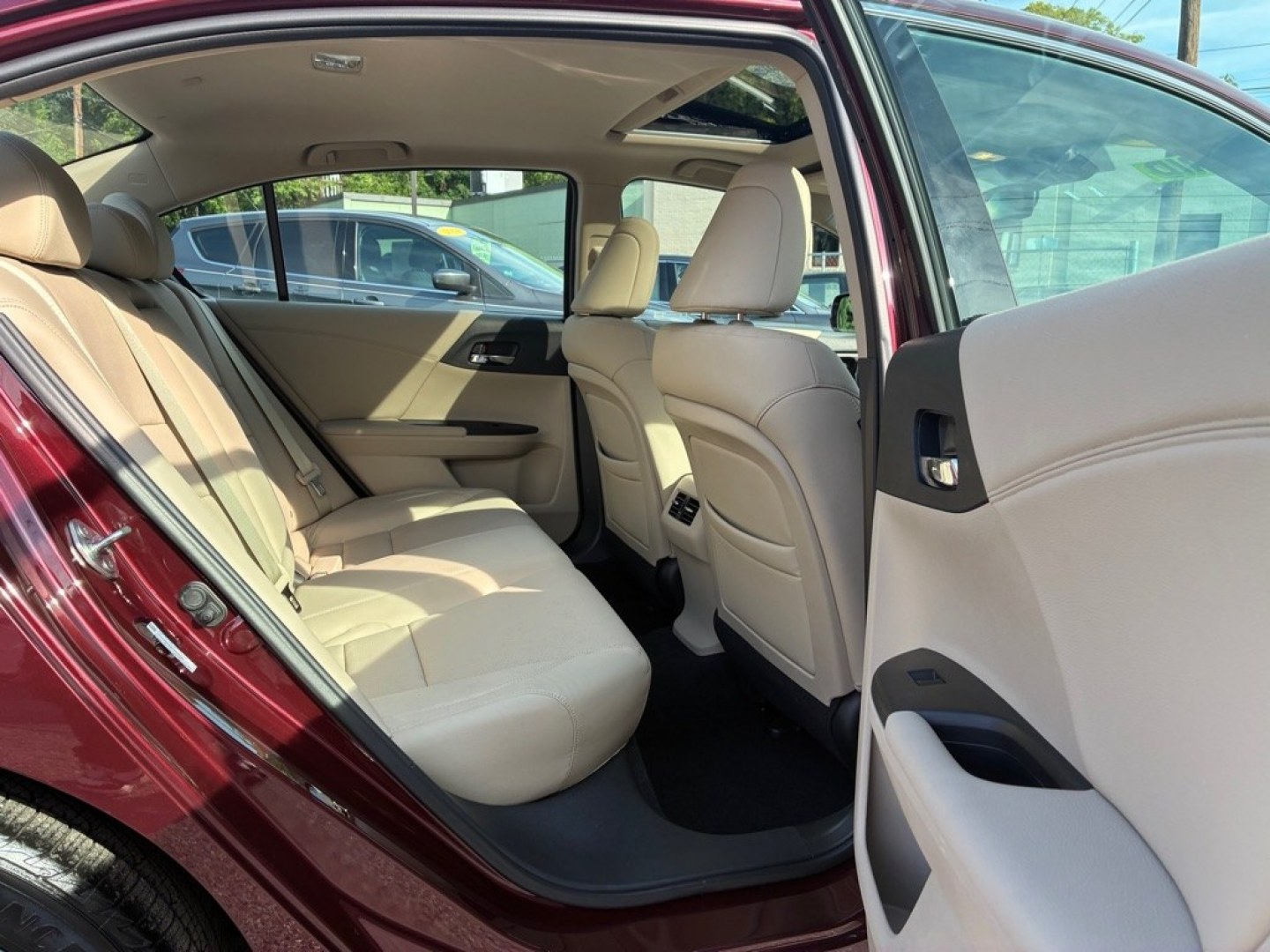 2014 RED HONDA ACCORD HYBRID EXL (1HGCR6F59EA) with an 2.0L engine, Continuously Variable transmission, located at 117 North Cameron Street, Harrisburg, PA, 17101, (717) 963-8962, 40.267021, -76.875351 - WE FINANCE!!! MOST vehicles are available for financing. Good Credit/ Challenged Credit/ No Credit - ALL Trade-Ins Welcomed!!! APPLY ONLINE or CALL us TODAY Please call us to discuss your cash and/or financing options. Thanks for checking our inventory! We're here to help.- Photo#9