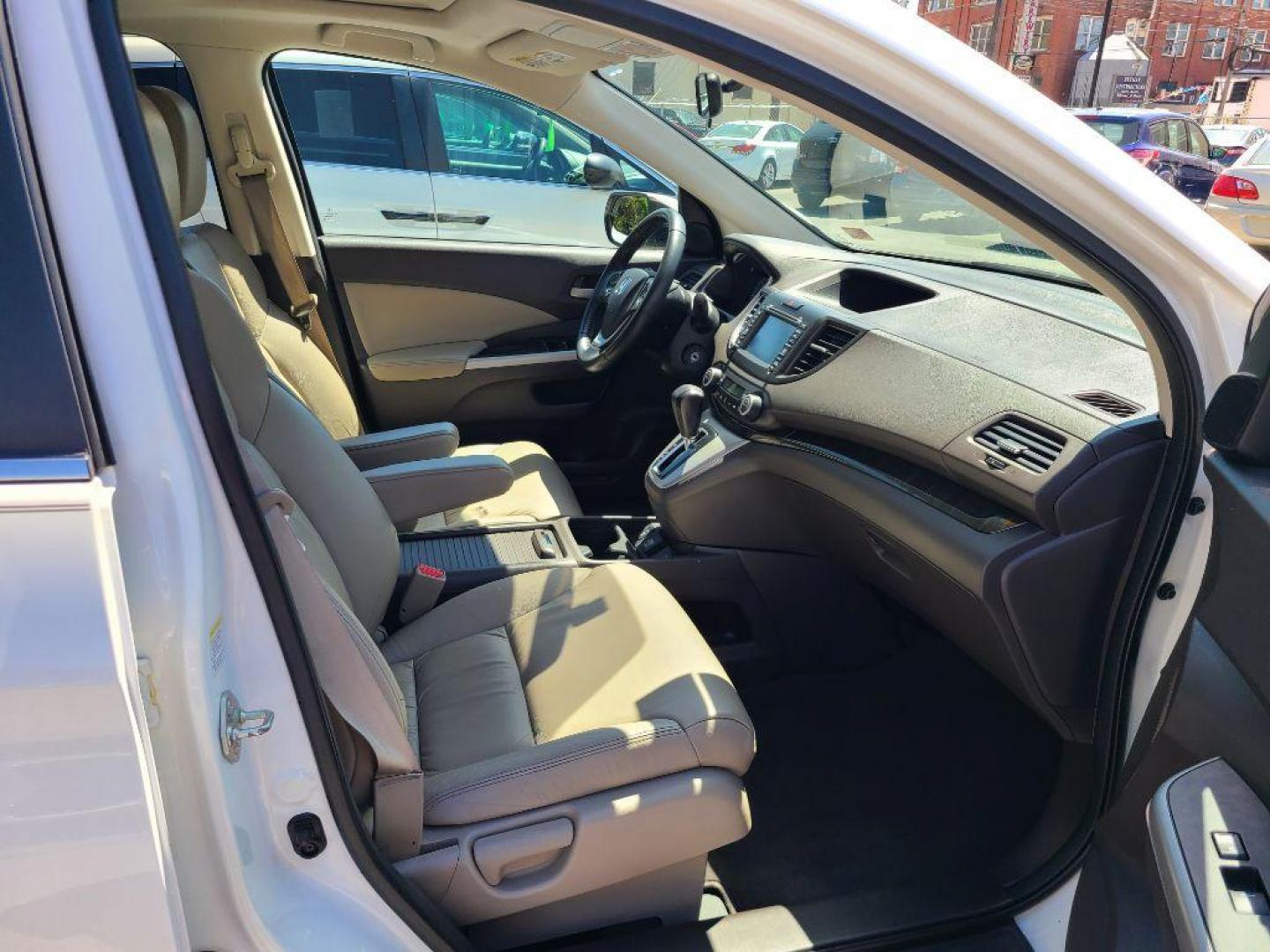 2014 WHITE HONDA CR-V EXL (5J6RM4H70EL) with an 2.4L engine, Automatic transmission, located at 7981 Paxton Street, Harrisburg, PA, 17111, (717) 561-2926, 40.261490, -76.749229 - WE FINANCE!!! Good Credit/ Bad Credit/ No Credit - ALL Trade-Ins Welcomed!!! ***Guaranteed Credit Approval*** APPLY ONLINE or CALL us TODAY ;) Internet Prices and Marketplace Prices are SPECIAL discounted ***CASH DEALS*** Retail Prices are higher. Please call us to discuss your cash and finan - Photo#10