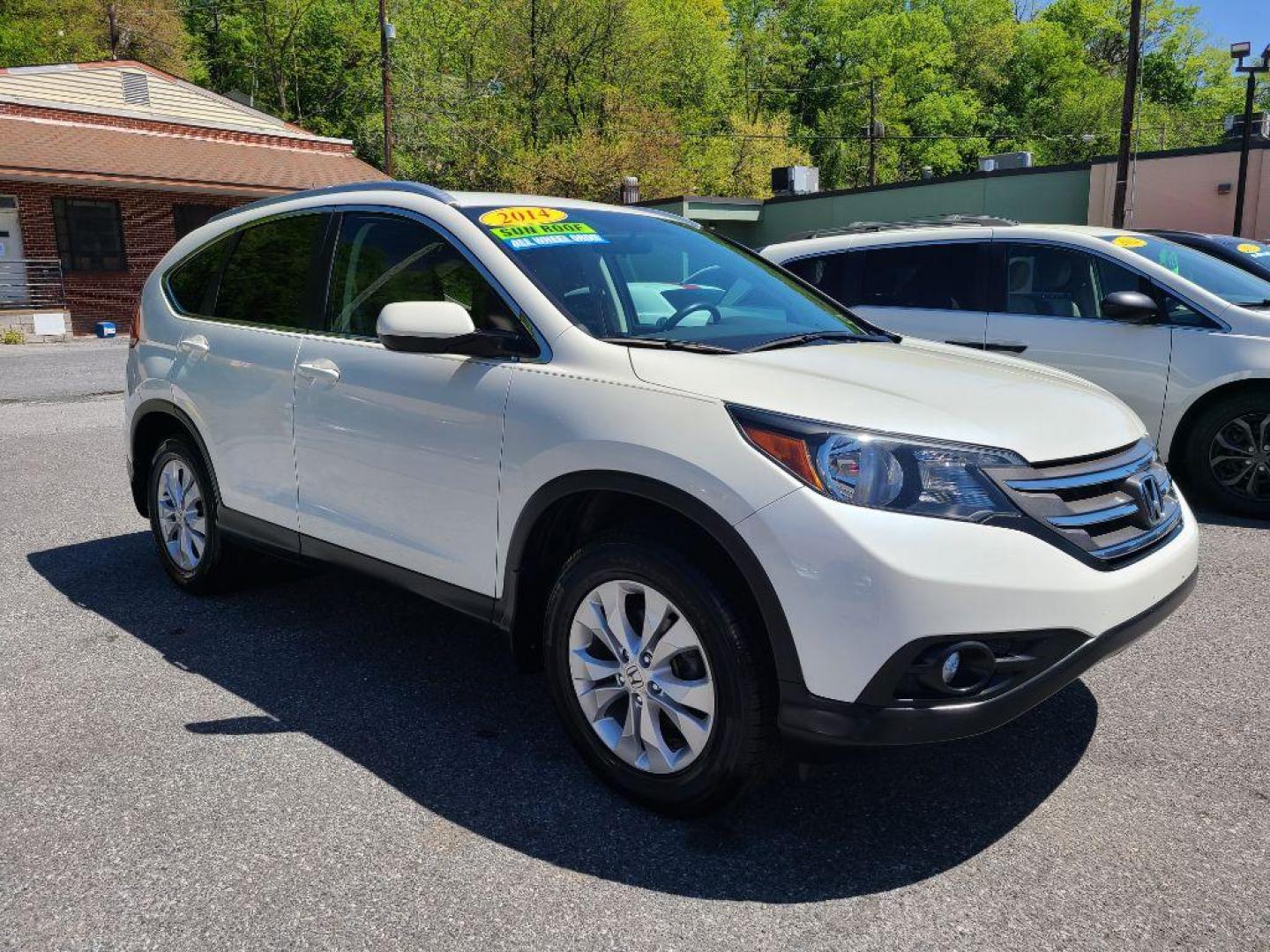 2014 WHITE HONDA CR-V EXL (5J6RM4H70EL) with an 2.4L engine, Automatic transmission, located at 7981 Paxton Street, Harrisburg, PA, 17111, (717) 561-2926, 40.261490, -76.749229 - WE FINANCE!!! Good Credit/ Bad Credit/ No Credit - ALL Trade-Ins Welcomed!!! ***Guaranteed Credit Approval*** APPLY ONLINE or CALL us TODAY ;) Internet Prices and Marketplace Prices are SPECIAL discounted ***CASH DEALS*** Retail Prices are higher. Please call us to discuss your cash and finan - Photo#3