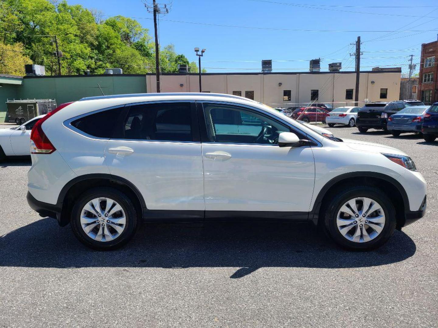 2014 WHITE HONDA CR-V EXL (5J6RM4H70EL) with an 2.4L engine, Automatic transmission, located at 7981 Paxton Street, Harrisburg, PA, 17111, (717) 561-2926, 40.261490, -76.749229 - WE FINANCE!!! Good Credit/ Bad Credit/ No Credit - ALL Trade-Ins Welcomed!!! ***Guaranteed Credit Approval*** APPLY ONLINE or CALL us TODAY ;) Internet Prices and Marketplace Prices are SPECIAL discounted ***CASH DEALS*** Retail Prices are higher. Please call us to discuss your cash and finan - Photo#4