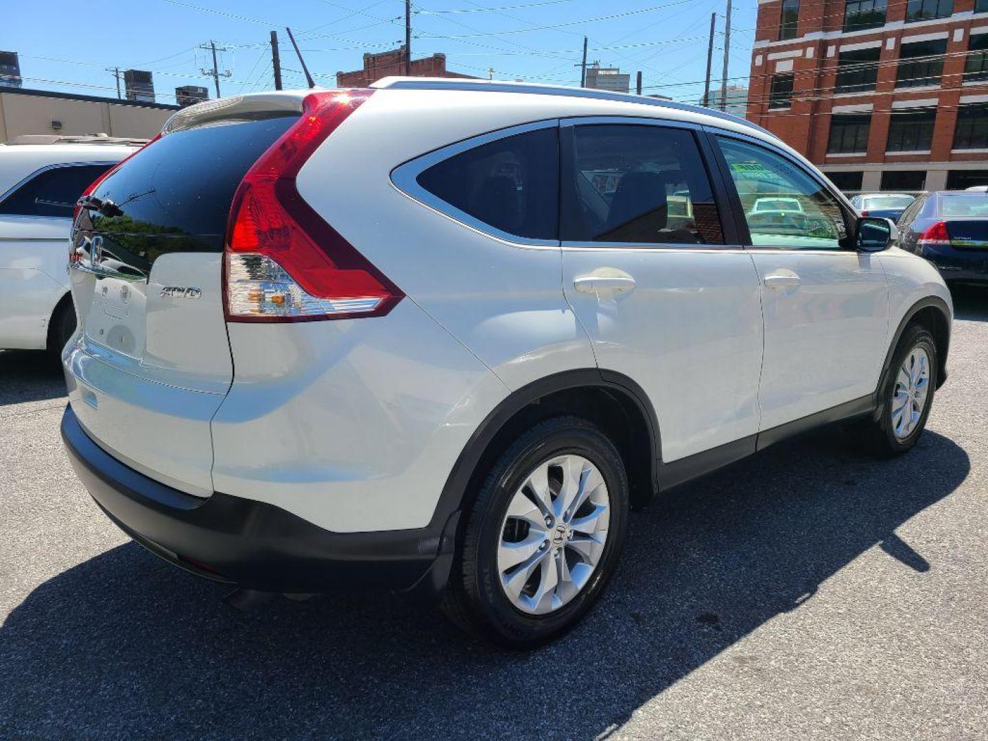 2014 WHITE HONDA CR-V EXL (5J6RM4H70EL) with an 2.4L engine, Automatic transmission, located at 7981 Paxton Street, Harrisburg, PA, 17111, (717) 561-2926, 40.261490, -76.749229 - WE FINANCE!!! Good Credit/ Bad Credit/ No Credit - ALL Trade-Ins Welcomed!!! ***Guaranteed Credit Approval*** APPLY ONLINE or CALL us TODAY ;) Internet Prices and Marketplace Prices are SPECIAL discounted ***CASH DEALS*** Retail Prices are higher. Please call us to discuss your cash and finan - Photo#5