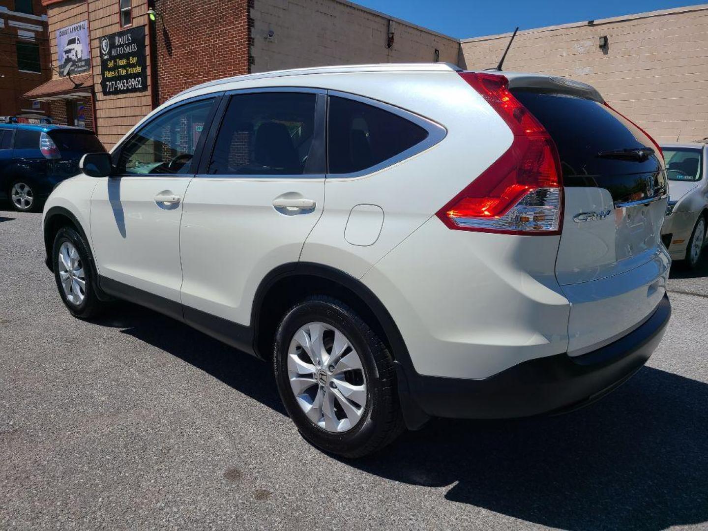 2014 WHITE HONDA CR-V EXL (5J6RM4H70EL) with an 2.4L engine, Automatic transmission, located at 7981 Paxton Street, Harrisburg, PA, 17111, (717) 561-2926, 40.261490, -76.749229 - WE FINANCE!!! Good Credit/ Bad Credit/ No Credit - ALL Trade-Ins Welcomed!!! ***Guaranteed Credit Approval*** APPLY ONLINE or CALL us TODAY ;) Internet Prices and Marketplace Prices are SPECIAL discounted ***CASH DEALS*** Retail Prices are higher. Please call us to discuss your cash and finan - Photo#6