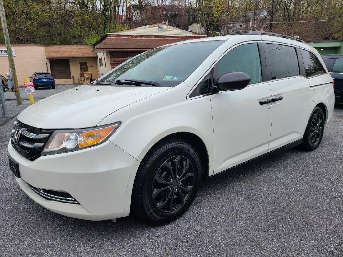 2014 WHITE HONDA ODYSSEY LX (5FNRL5H21EB) with an 3.5L engine, Automatic transmission, located at 117 North Cameron Street, Harrisburg, PA, 17101, (717) 963-8962, 40.267021, -76.875351 - WE FINANCE!!! Good Credit/ Bad Credit/ No Credit - ALL Trade-Ins Welcomed!!! ***Guaranteed Credit Approval*** APPLY ONLINE or CALL us TODAY ;) Internet Prices and Marketplace Prices are SPECIAL discounted ***CASH DEALS*** Retail Prices are higher. Please call us to discuss your cash and finan - Photo#0