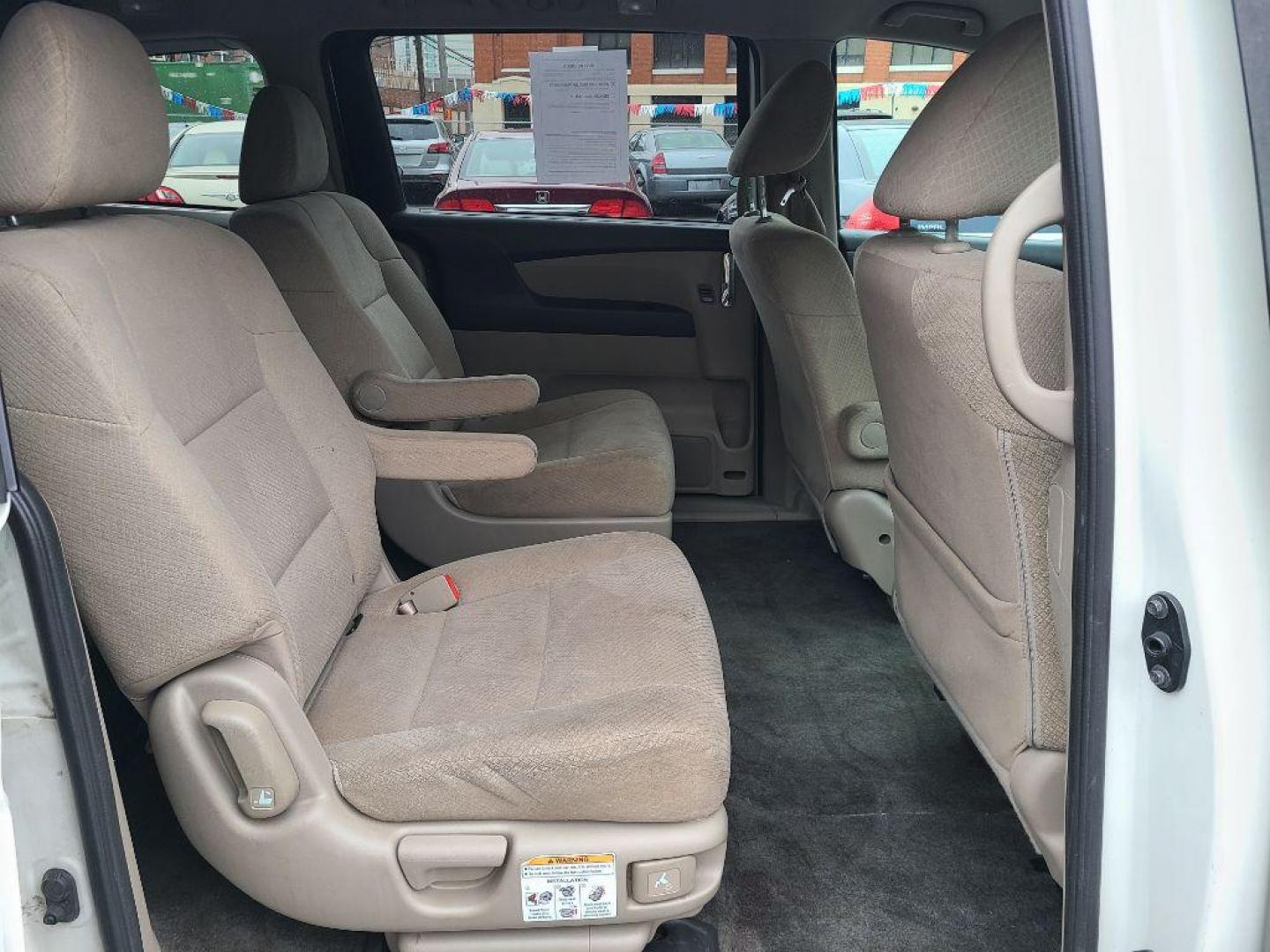 2014 WHITE HONDA ODYSSEY LX (5FNRL5H21EB) with an 3.5L engine, Automatic transmission, located at 117 North Cameron Street, Harrisburg, PA, 17101, (717) 963-8962, 40.267021, -76.875351 - WE FINANCE!!! Good Credit/ Bad Credit/ No Credit - ALL Trade-Ins Welcomed!!! ***Guaranteed Credit Approval*** APPLY ONLINE or CALL us TODAY ;) Internet Prices and Marketplace Prices are SPECIAL discounted ***CASH DEALS*** Retail Prices are higher. Please call us to discuss your cash and finan - Photo#11
