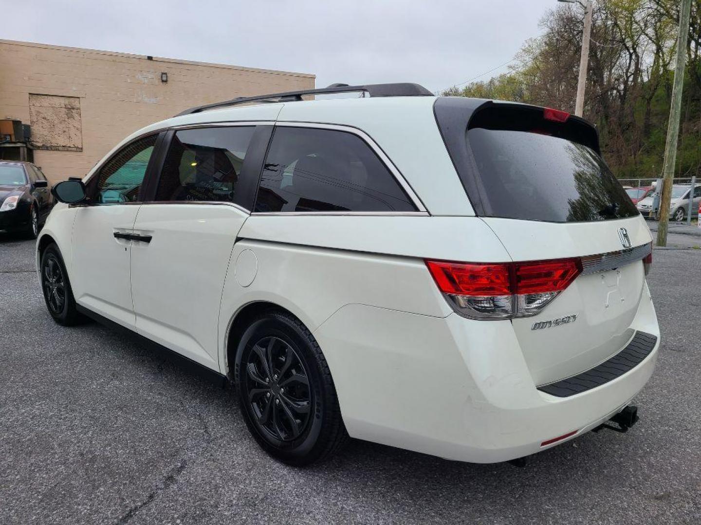 2014 WHITE HONDA ODYSSEY LX (5FNRL5H21EB) with an 3.5L engine, Automatic transmission, located at 117 North Cameron Street, Harrisburg, PA, 17101, (717) 963-8962, 40.267021, -76.875351 - WE FINANCE!!! Good Credit/ Bad Credit/ No Credit - ALL Trade-Ins Welcomed!!! ***Guaranteed Credit Approval*** APPLY ONLINE or CALL us TODAY ;) Internet Prices and Marketplace Prices are SPECIAL discounted ***CASH DEALS*** Retail Prices are higher. Please call us to discuss your cash and finan - Photo#4