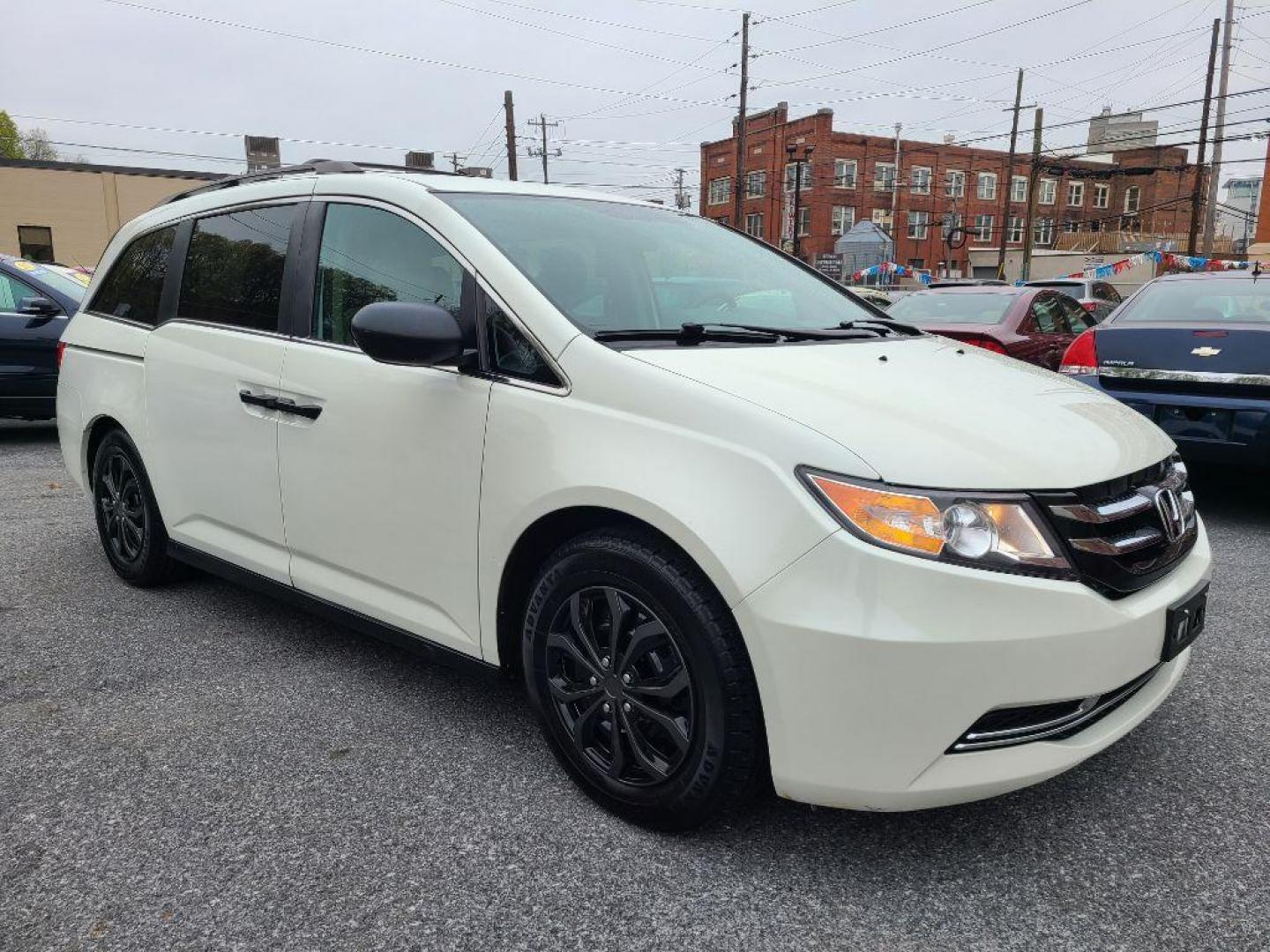 2014 WHITE HONDA ODYSSEY LX (5FNRL5H21EB) with an 3.5L engine, Automatic transmission, located at 117 North Cameron Street, Harrisburg, PA, 17101, (717) 963-8962, 40.267021, -76.875351 - WE FINANCE!!! Good Credit/ Bad Credit/ No Credit - ALL Trade-Ins Welcomed!!! ***Guaranteed Credit Approval*** APPLY ONLINE or CALL us TODAY ;) Internet Prices and Marketplace Prices are SPECIAL discounted ***CASH DEALS*** Retail Prices are higher. Please call us to discuss your cash and finan - Photo#6