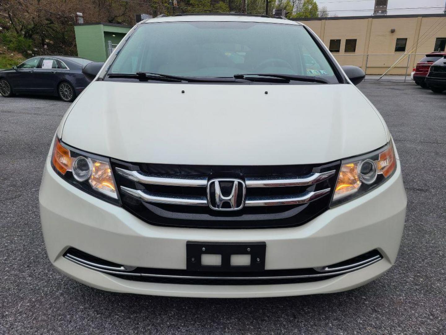 2014 WHITE HONDA ODYSSEY LX (5FNRL5H21EB) with an 3.5L engine, Automatic transmission, located at 117 North Cameron Street, Harrisburg, PA, 17101, (717) 963-8962, 40.267021, -76.875351 - WE FINANCE!!! Good Credit/ Bad Credit/ No Credit - ALL Trade-Ins Welcomed!!! ***Guaranteed Credit Approval*** APPLY ONLINE or CALL us TODAY ;) Internet Prices and Marketplace Prices are SPECIAL discounted ***CASH DEALS*** Retail Prices are higher. Please call us to discuss your cash and finan - Photo#7