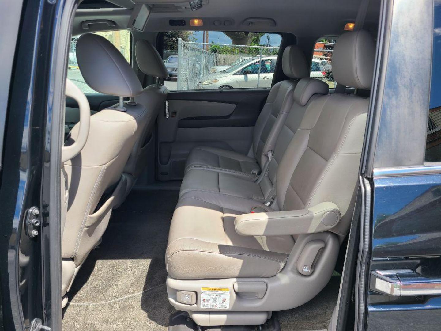 2014 BLACK HONDA ODYSSEY EXL (5FNRL5H65EB) with an 3.5L engine, Automatic transmission, located at 117 North Cameron Street, Harrisburg, PA, 17101, (717) 963-8962, 40.267021, -76.875351 - WE FINANCE!!! Good Credit/ Bad Credit/ No Credit - ALL Trade-Ins Welcomed!!! ***Guaranteed Credit Approval*** APPLY ONLINE or CALL us TODAY ;) Internet Prices and Marketplace Prices are SPECIAL discounted ***CASH DEALS*** Retail Prices are higher. Please call us to discuss your cash and finan - Photo#14