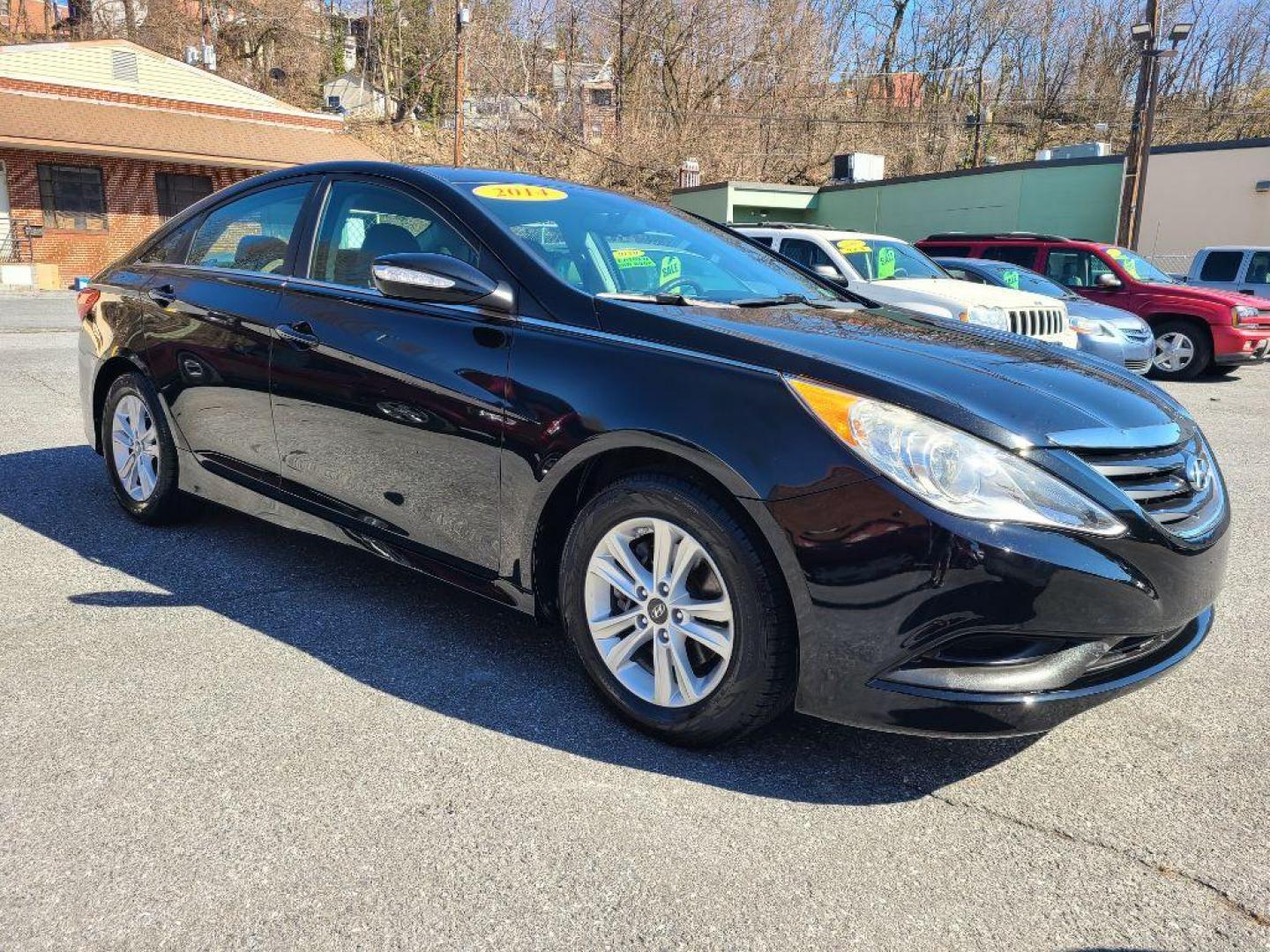 2014 BLACK HYUNDAI SONATA GLS (5NPEB4AC5EH) with an 2.4L engine, Automatic transmission, located at 117 North Cameron Street, Harrisburg, PA, 17101, (717) 963-8962, 40.267021, -76.875351 - Photo#5