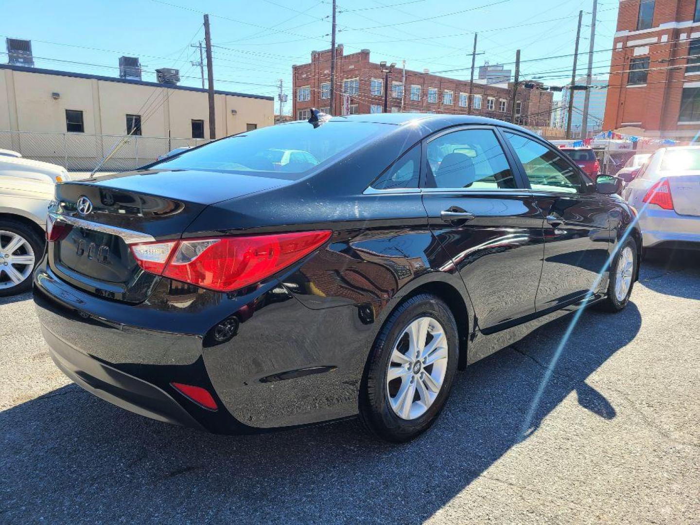 2014 BLACK HYUNDAI SONATA GLS (5NPEB4AC5EH) with an 2.4L engine, Automatic transmission, located at 117 North Cameron Street, Harrisburg, PA, 17101, (717) 963-8962, 40.267021, -76.875351 - Photo#6