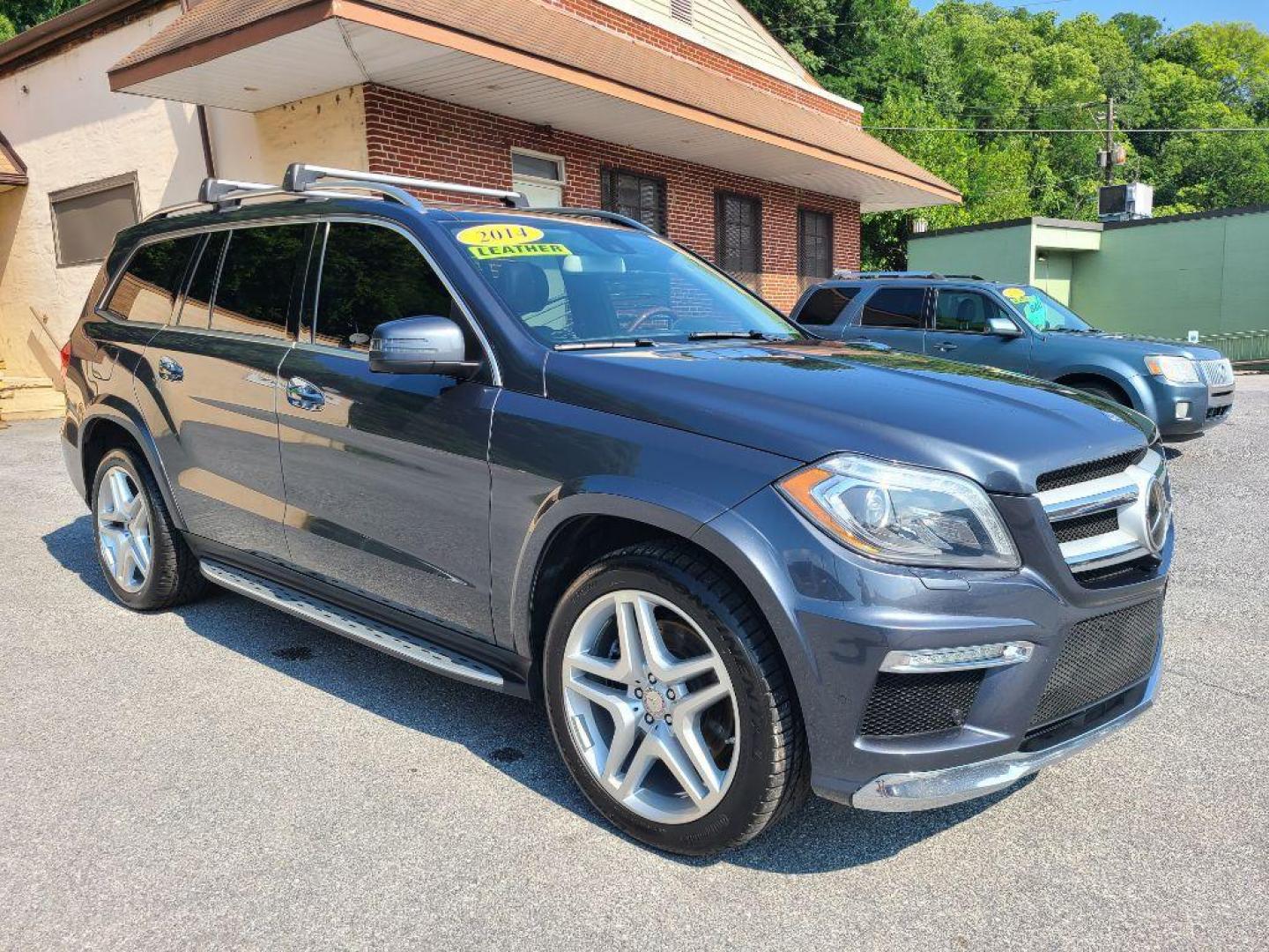 2014 GRAY MERCEDES-BENZ GL 550 4MATIC (4JGDF7DE4EA) with an 4.6L engine, Automatic transmission, located at 117 North Cameron Street, Harrisburg, PA, 17101, (717) 963-8962, 40.267021, -76.875351 - WE FINANCE!!! Good Credit/ Bad Credit/ No Credit - ALL Trade-Ins Welcomed!!! ***Guaranteed Credit Approval*** APPLY ONLINE or CALL us TODAY ;) Internet Prices and Marketplace Prices are SPECIAL discounted ***CASH DEALS*** Retail Prices are higher. Please call us to discuss your cash and finan - Photo#6