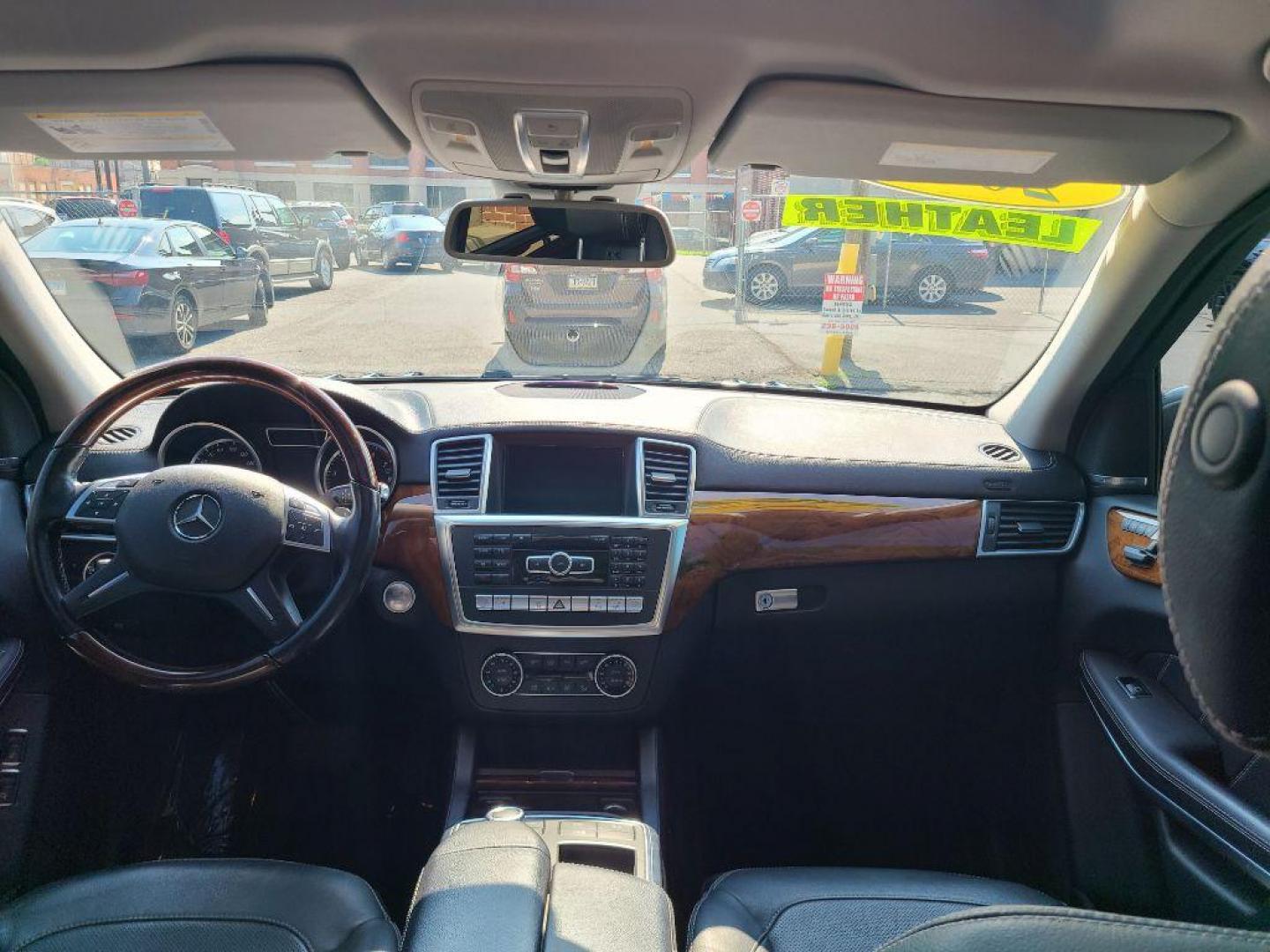 2014 GRAY MERCEDES-BENZ GL 550 4MATIC (4JGDF7DE4EA) with an 4.6L engine, Automatic transmission, located at 117 North Cameron Street, Harrisburg, PA, 17101, (717) 963-8962, 40.267021, -76.875351 - WE FINANCE!!! Good Credit/ Bad Credit/ No Credit - ALL Trade-Ins Welcomed!!! ***Guaranteed Credit Approval*** APPLY ONLINE or CALL us TODAY ;) Internet Prices and Marketplace Prices are SPECIAL discounted ***CASH DEALS*** Retail Prices are higher. Please call us to discuss your cash and finan - Photo#9