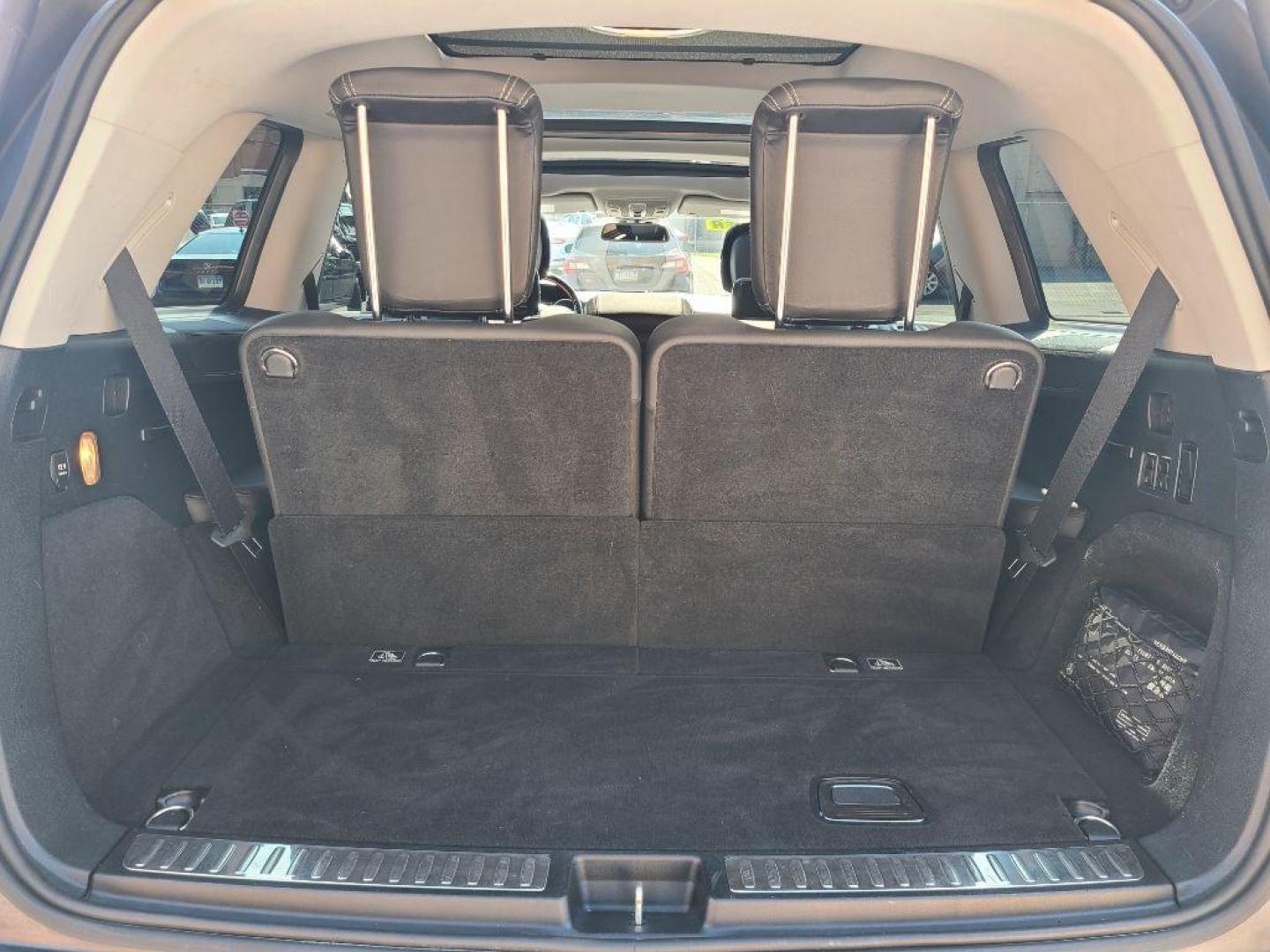 2014 GRAY MERCEDES-BENZ GL 550 4MATIC (4JGDF7DE4EA) with an 4.6L engine, Automatic transmission, located at 117 North Cameron Street, Harrisburg, PA, 17101, (717) 963-8962, 40.267021, -76.875351 - WE FINANCE!!! Good Credit/ Bad Credit/ No Credit - ALL Trade-Ins Welcomed!!! ***Guaranteed Credit Approval*** APPLY ONLINE or CALL us TODAY ;) Internet Prices and Marketplace Prices are SPECIAL discounted ***CASH DEALS*** Retail Prices are higher. Please call us to discuss your cash and finan - Photo#14