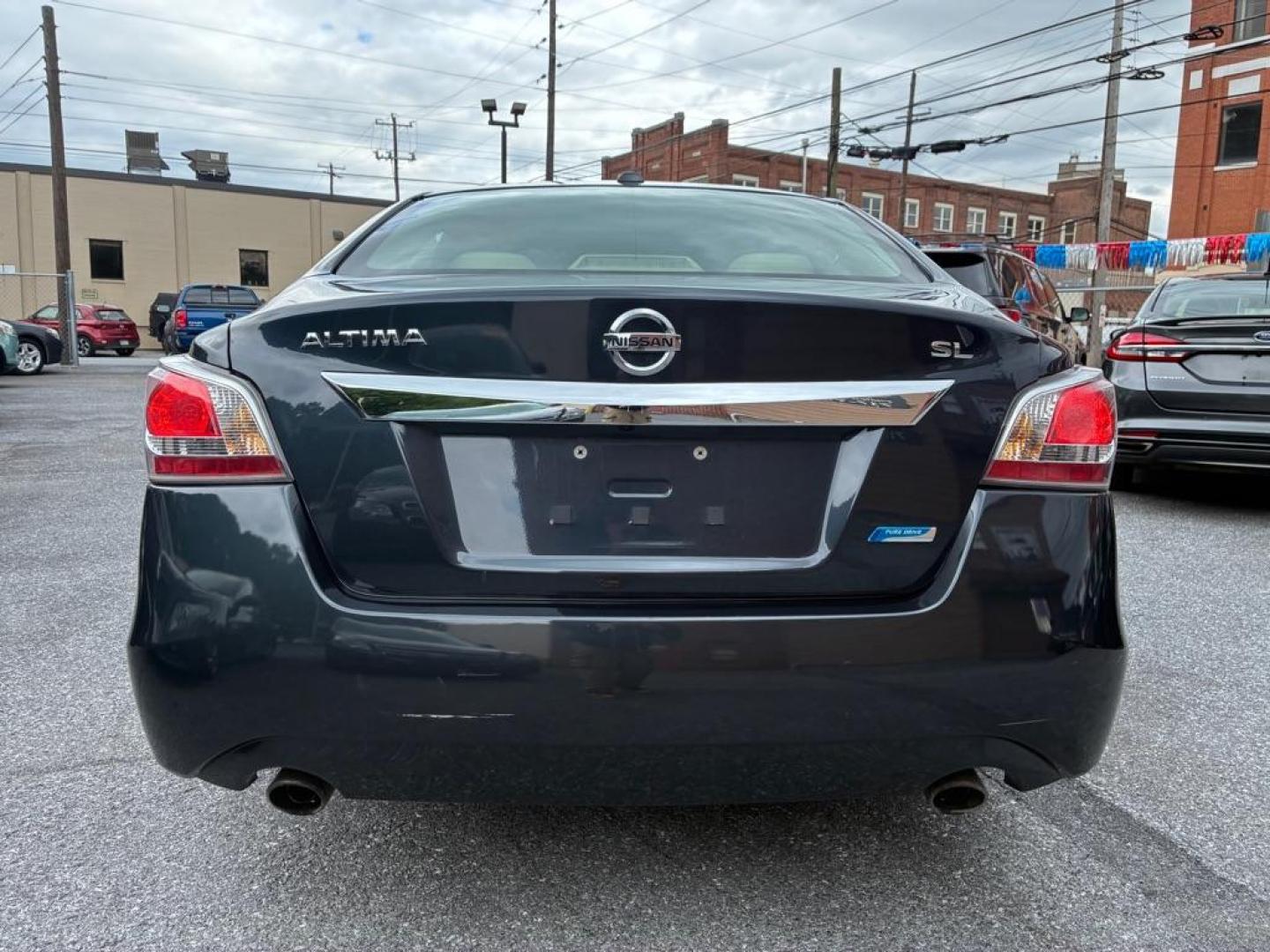 2014 GREY NISSAN ALTIMA 2.5 (1N4AL3AP8EC) with an 2.5L engine, Continuously Variable transmission, located at 117 North Cameron Street, Harrisburg, PA, 17101, (717) 963-8962, 40.267021, -76.875351 - Photo#3