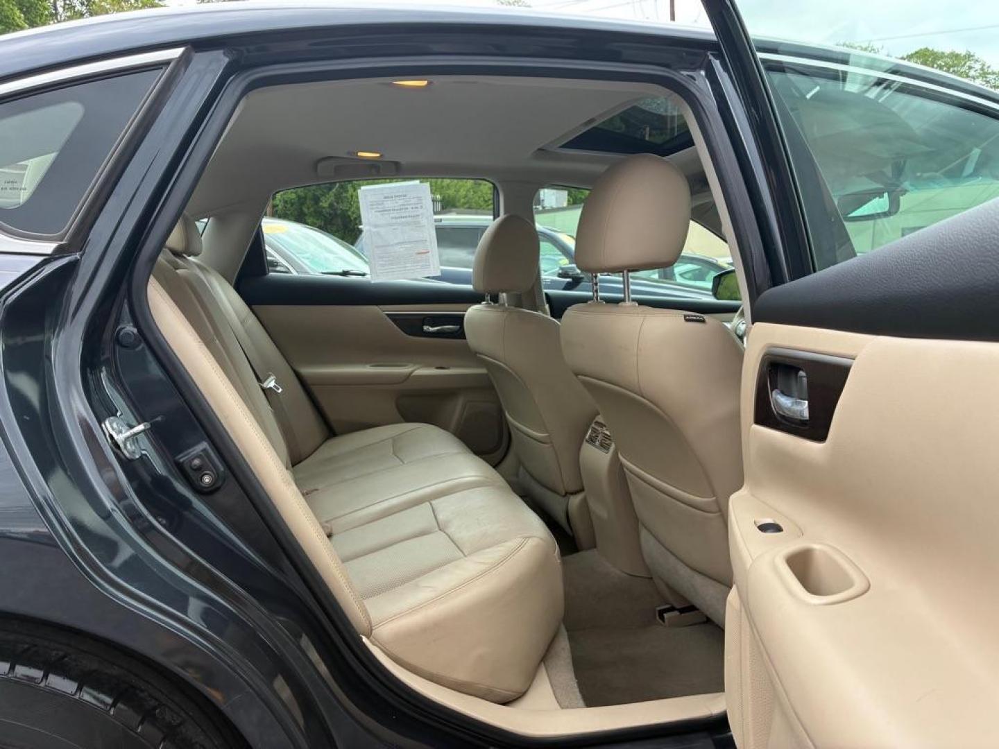 2014 GREY NISSAN ALTIMA 2.5 (1N4AL3AP8EC) with an 2.5L engine, Continuously Variable transmission, located at 117 North Cameron Street, Harrisburg, PA, 17101, (717) 963-8962, 40.267021, -76.875351 - Photo#9