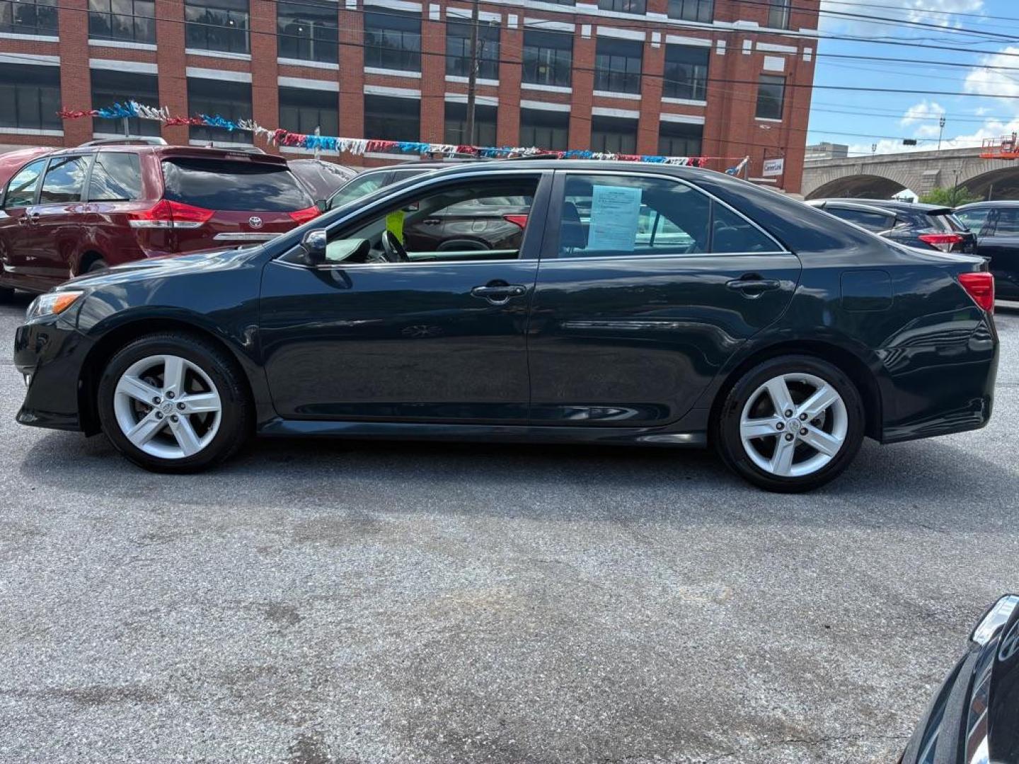 2014 GRAY TOYOTA CAMRY L (4T1BF1FK0EU) with an 2.5L engine, Automatic transmission, located at 117 North Cameron Street, Harrisburg, PA, 17101, (717) 963-8962, 40.267021, -76.875351 - WE FINANCE!!! MOST vehicles are available for financing. Good Credit/ Challenged Credit/ No Credit - ALL Trade-Ins Welcomed!!! APPLY ONLINE or CALL us TODAY Please call us to discuss your cash and/or financing options. Thanks for checking our inventory! We're here to help. - Photo#1